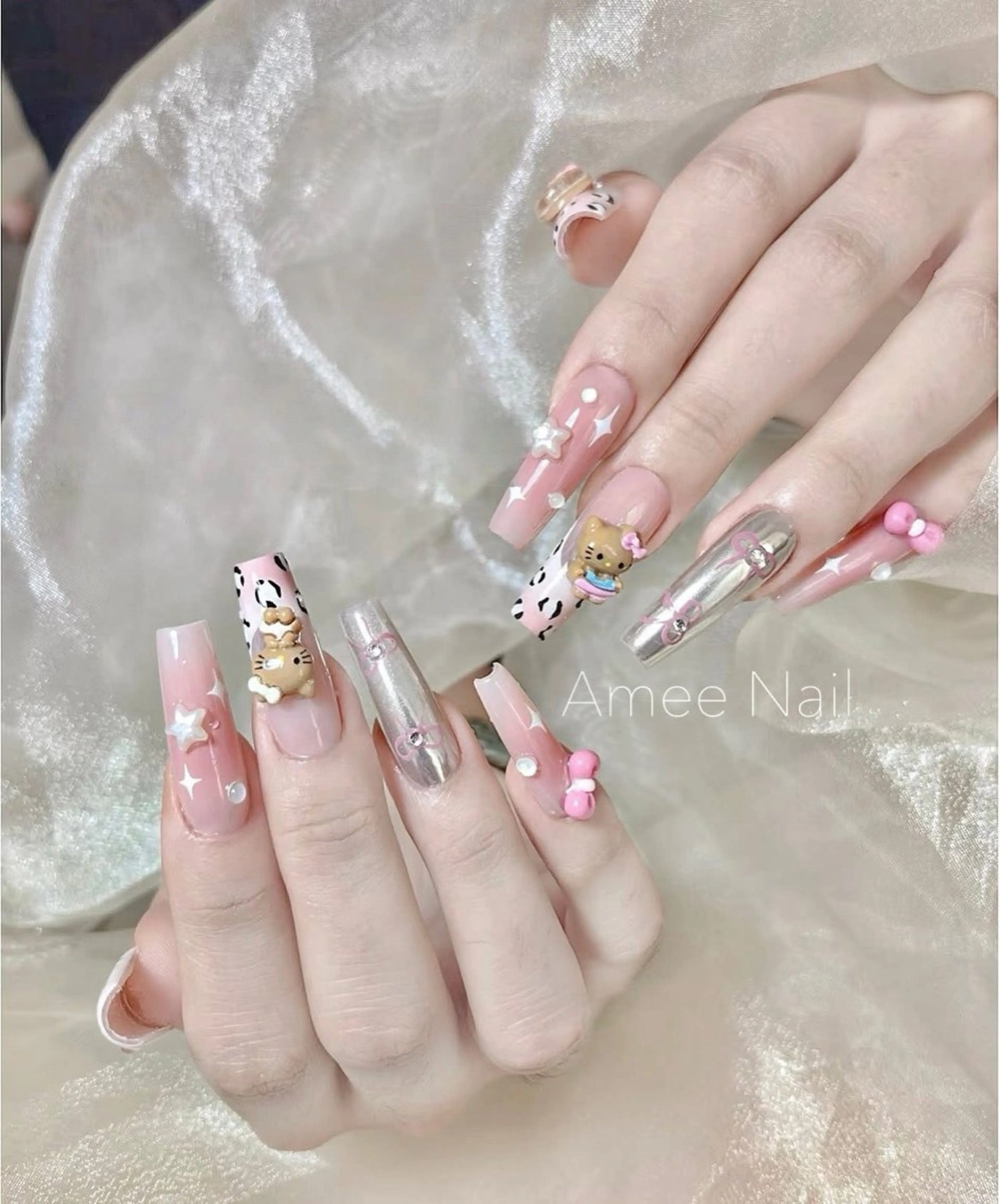 ネイル オーロラネイル クリアネイル フラッシュネイル ジェルネイル グラデーション ハンドネイル Amee Nail Salonのネイルデザイン
