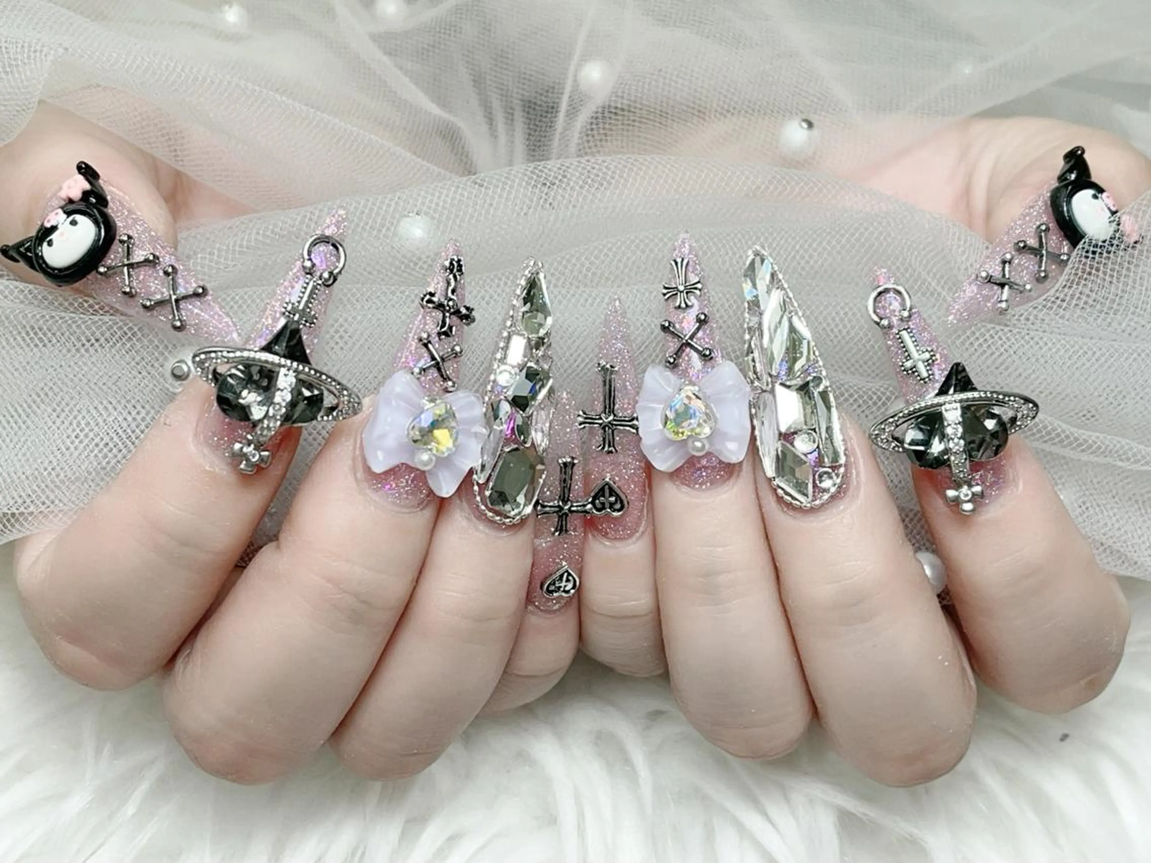 ネイル メンズ アートネイル フレンチネイル ジェルネイル キラキラネイル パラジェル ハンドネイル フットネイル Bloom kabukiのネイルデザイン