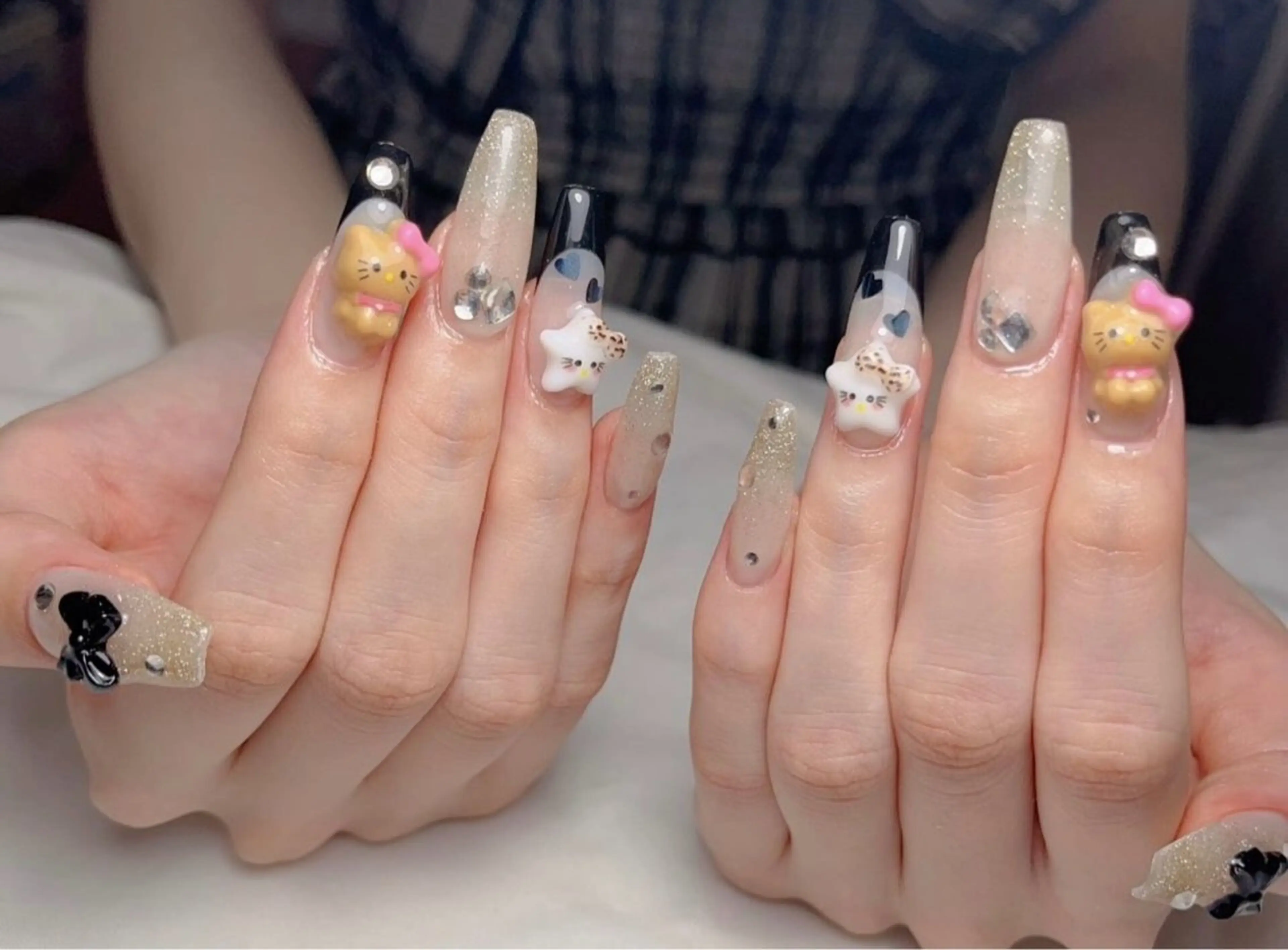 ネイル アートネイル ジェルネイル キラキラネイル 韓国ネイル スカルプネイル ハンドネイル 清水 ユナのネイルデザイン