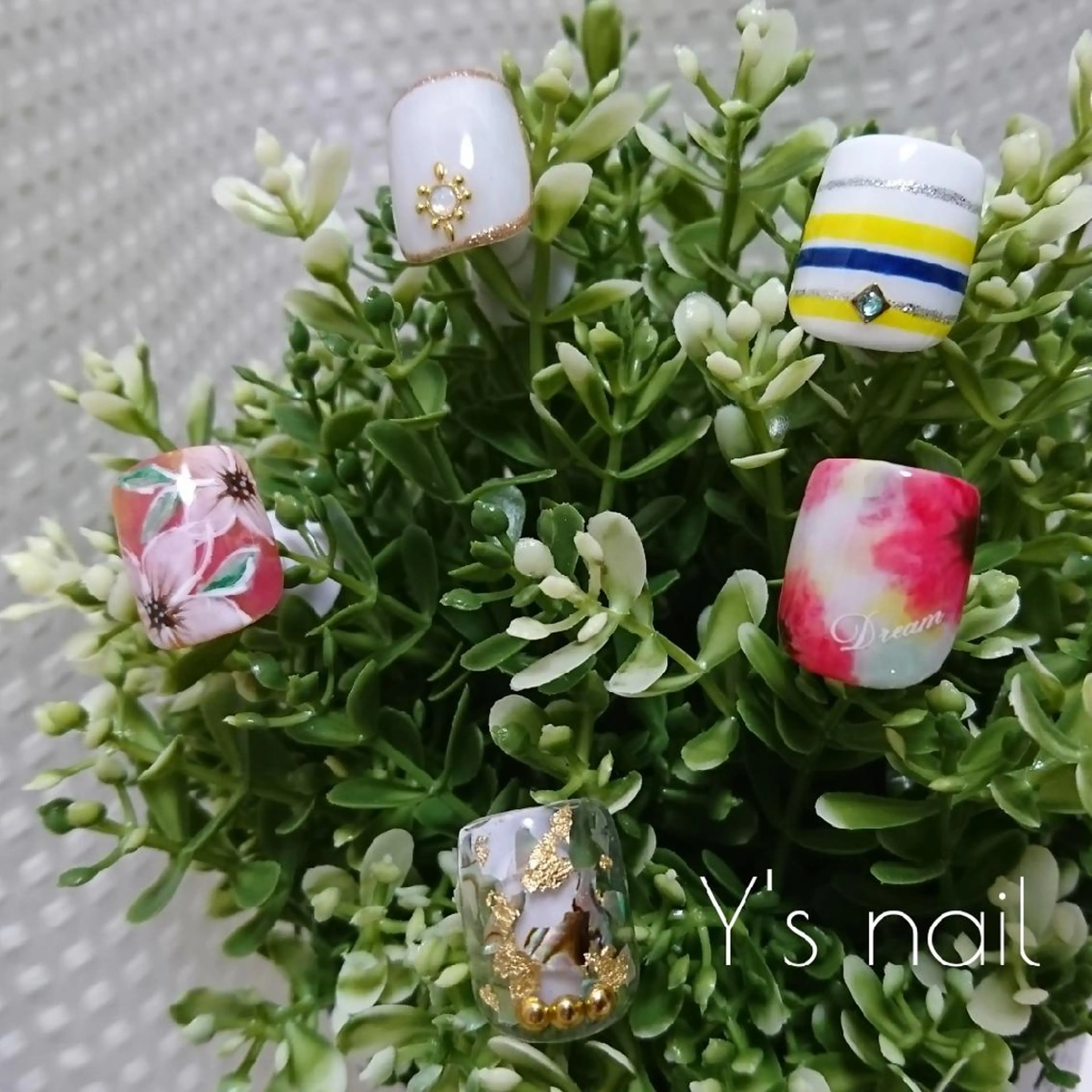 ネイル アートネイル フットネイル フットネイル YUMI NAGAI  のネイルデザイン