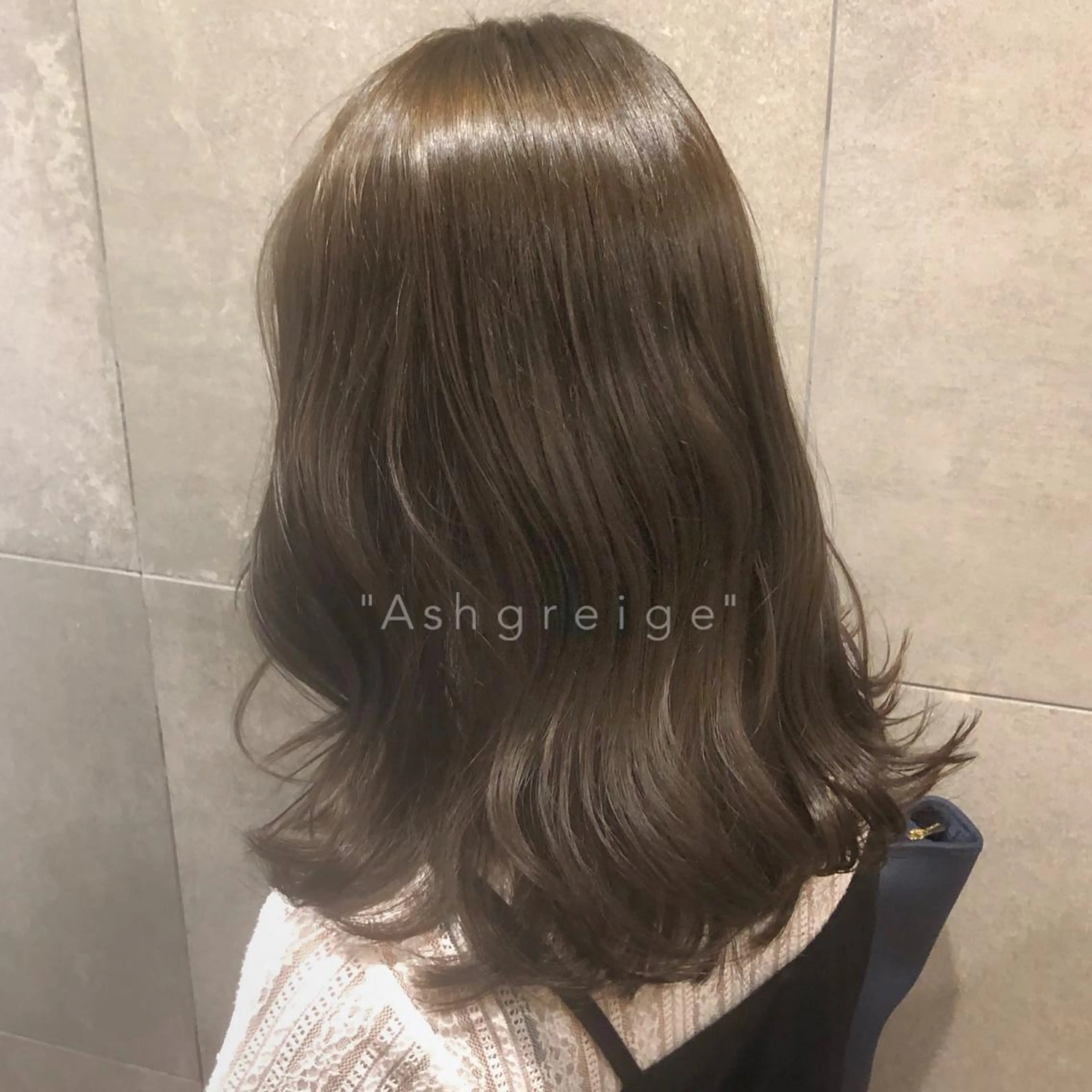 ミディアム カラー アッシュ アッシュグレー アッシュグレージュ ベージュカラー グレージュ レイヤーカット／ 髪質改善✨山中優のヘアスタイル