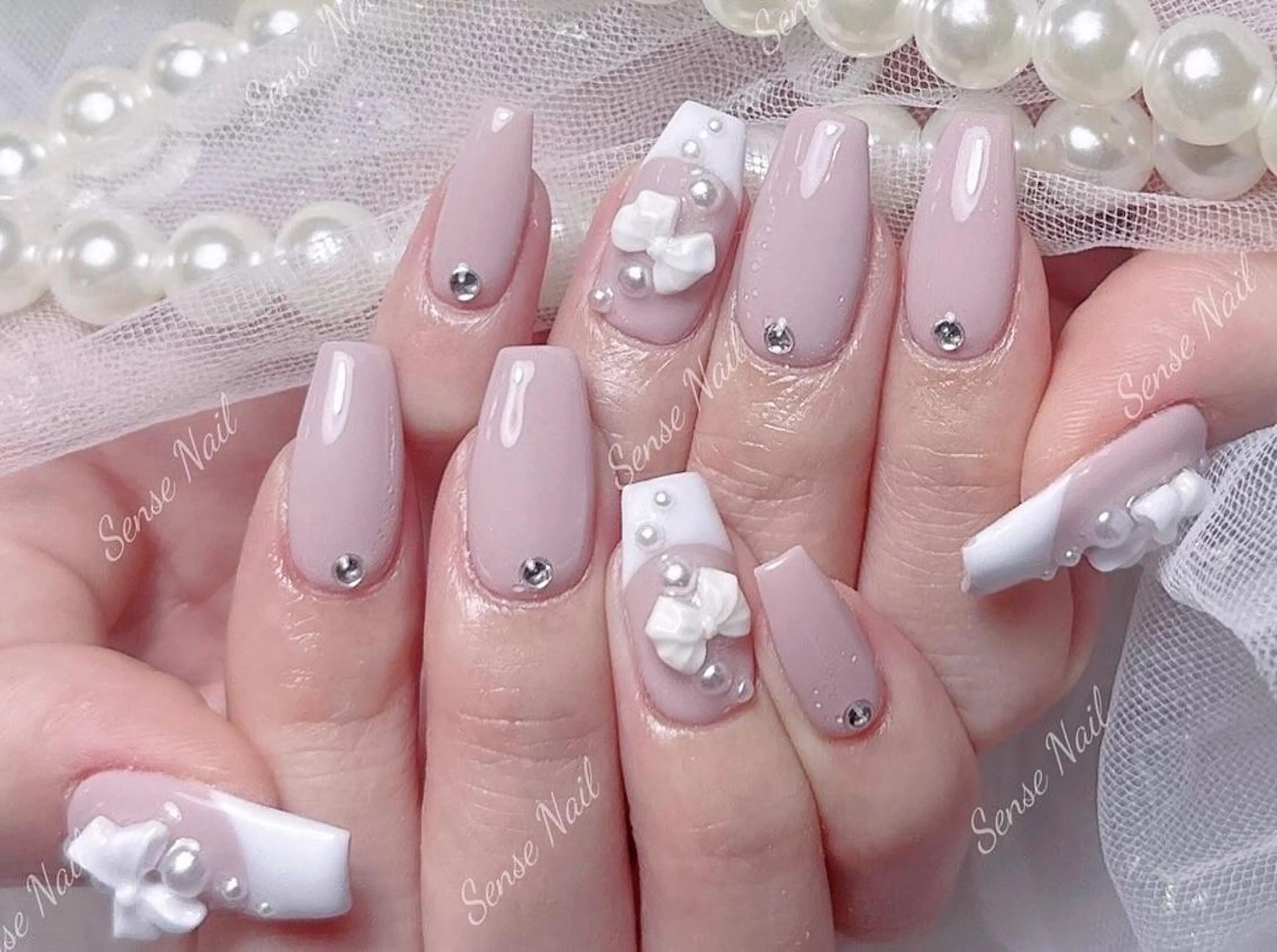 ネイル ハンドネイル ハンドケア Queening 🦋のネイルデザイン