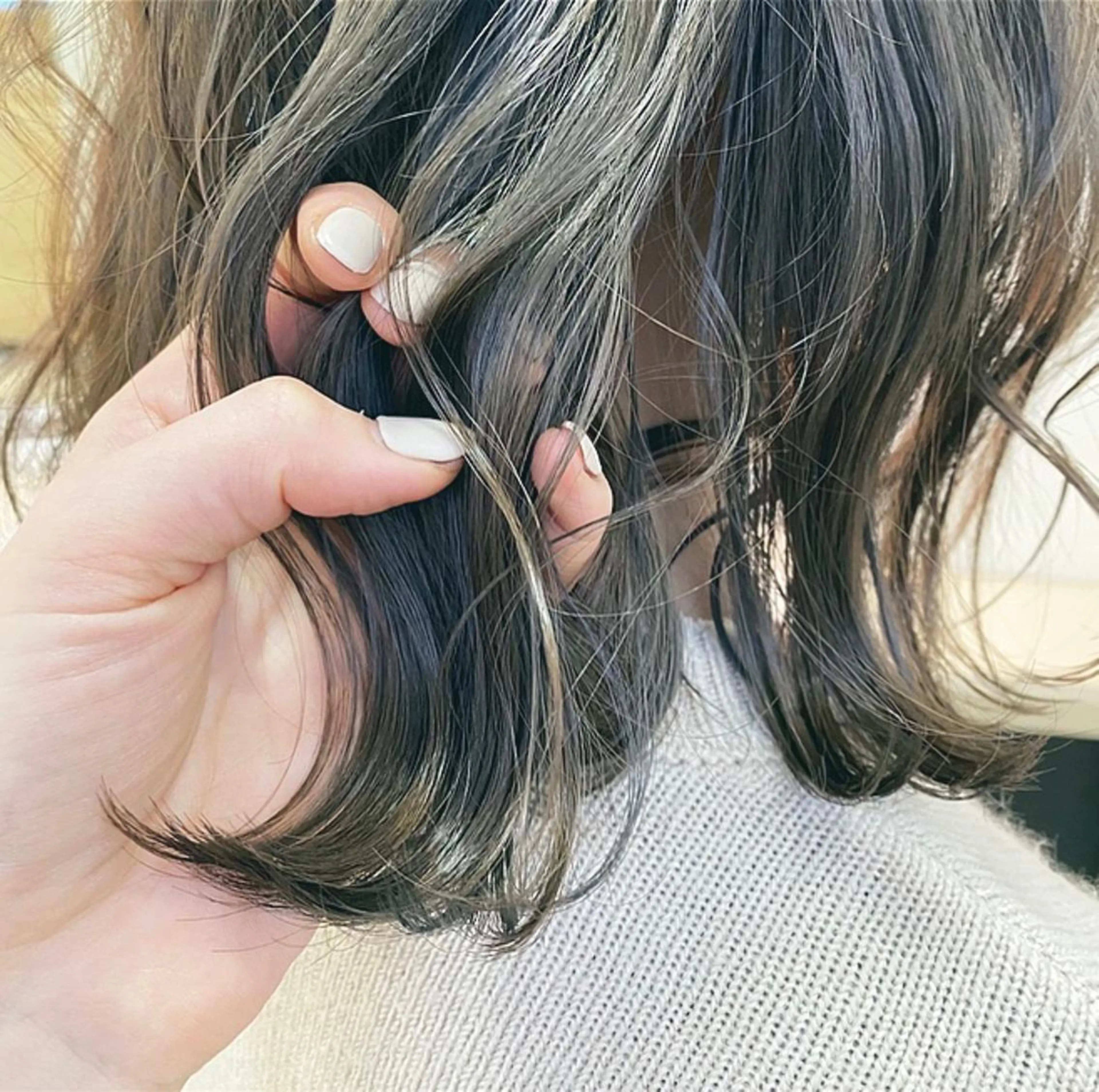 セミロング カラー 滝本 里実のヘアスタイル