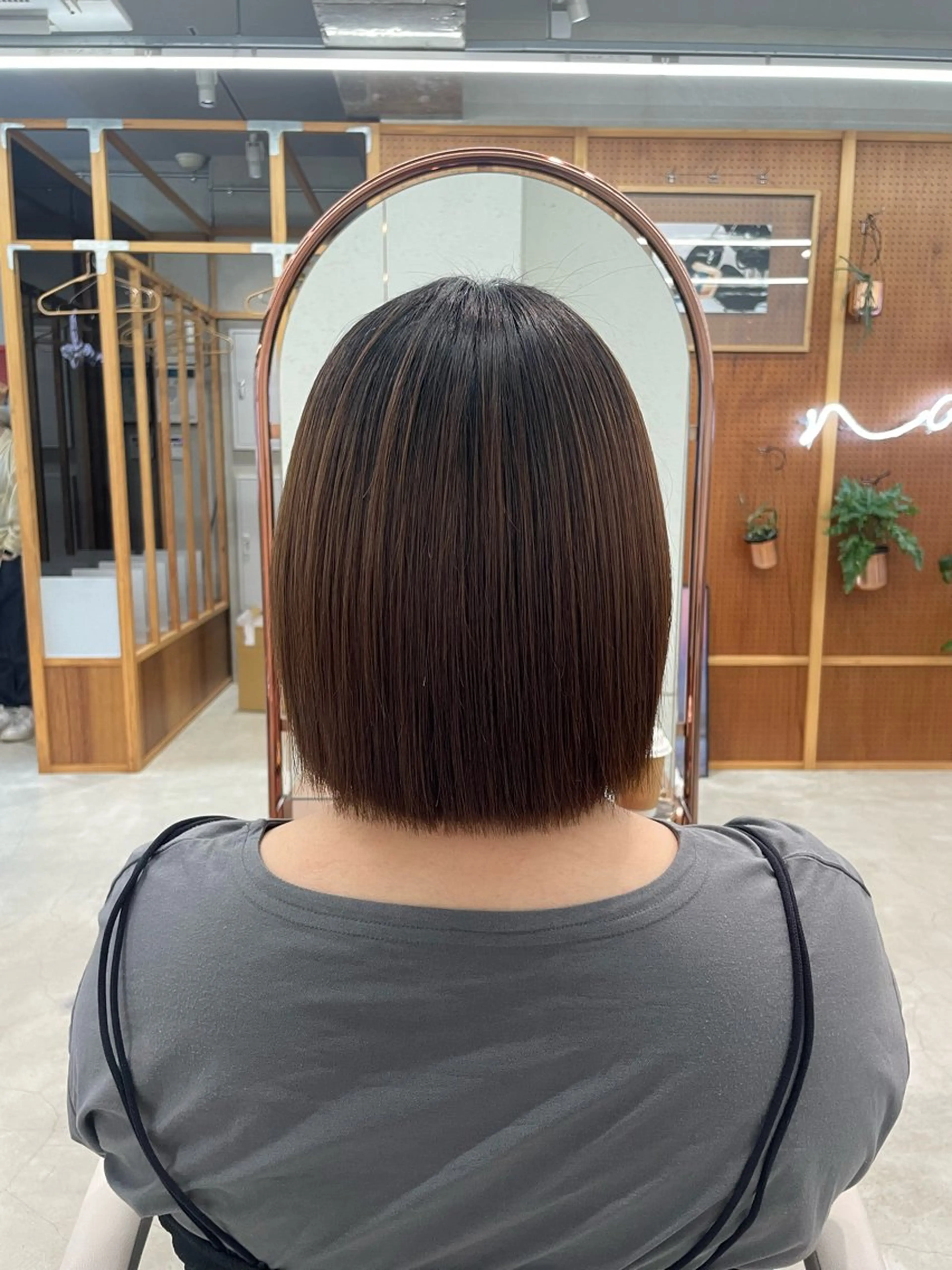 ミディアム 鶴井 美空のヘアスタイル