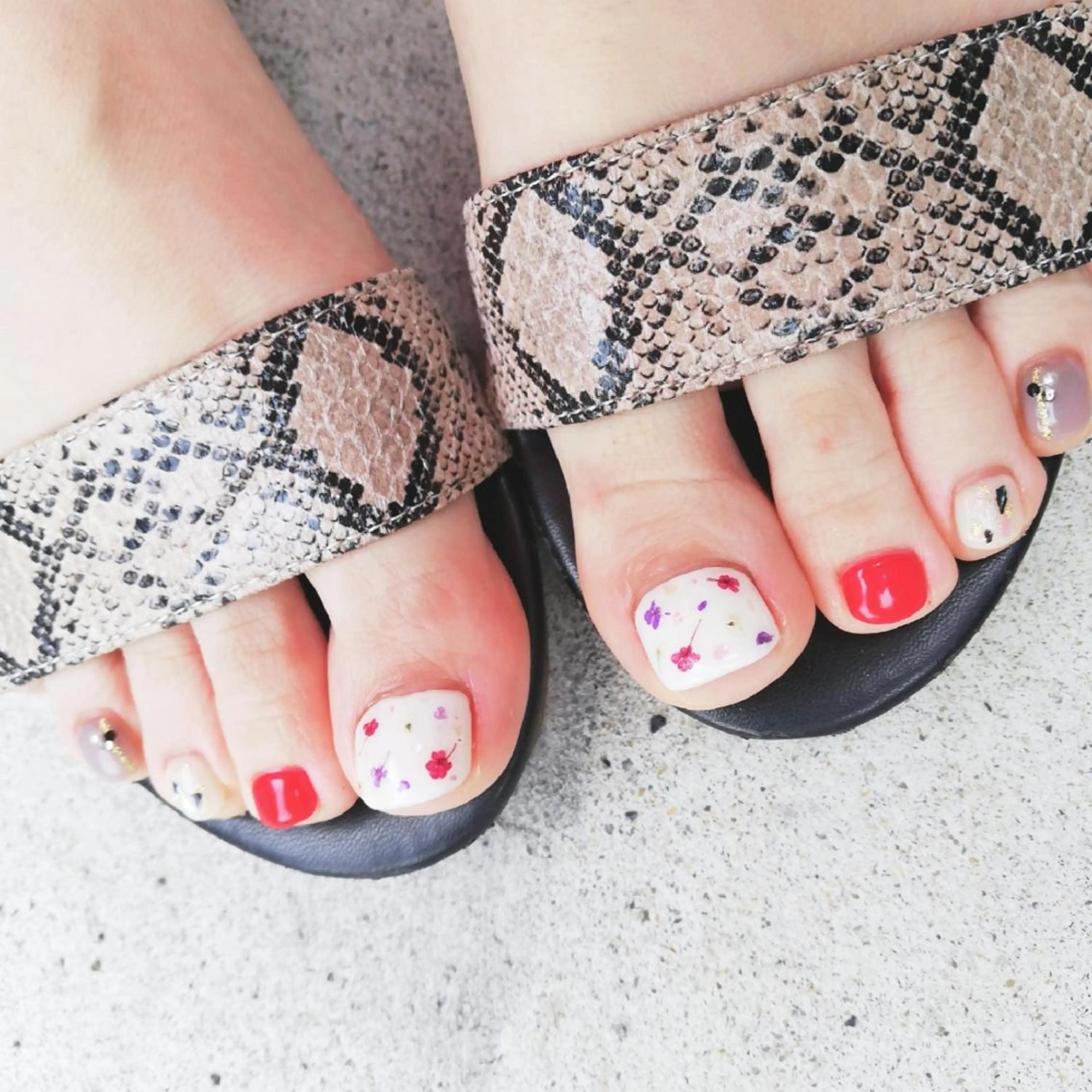 ネイル フットネイル 柴崎 美幸のネイルデザイン