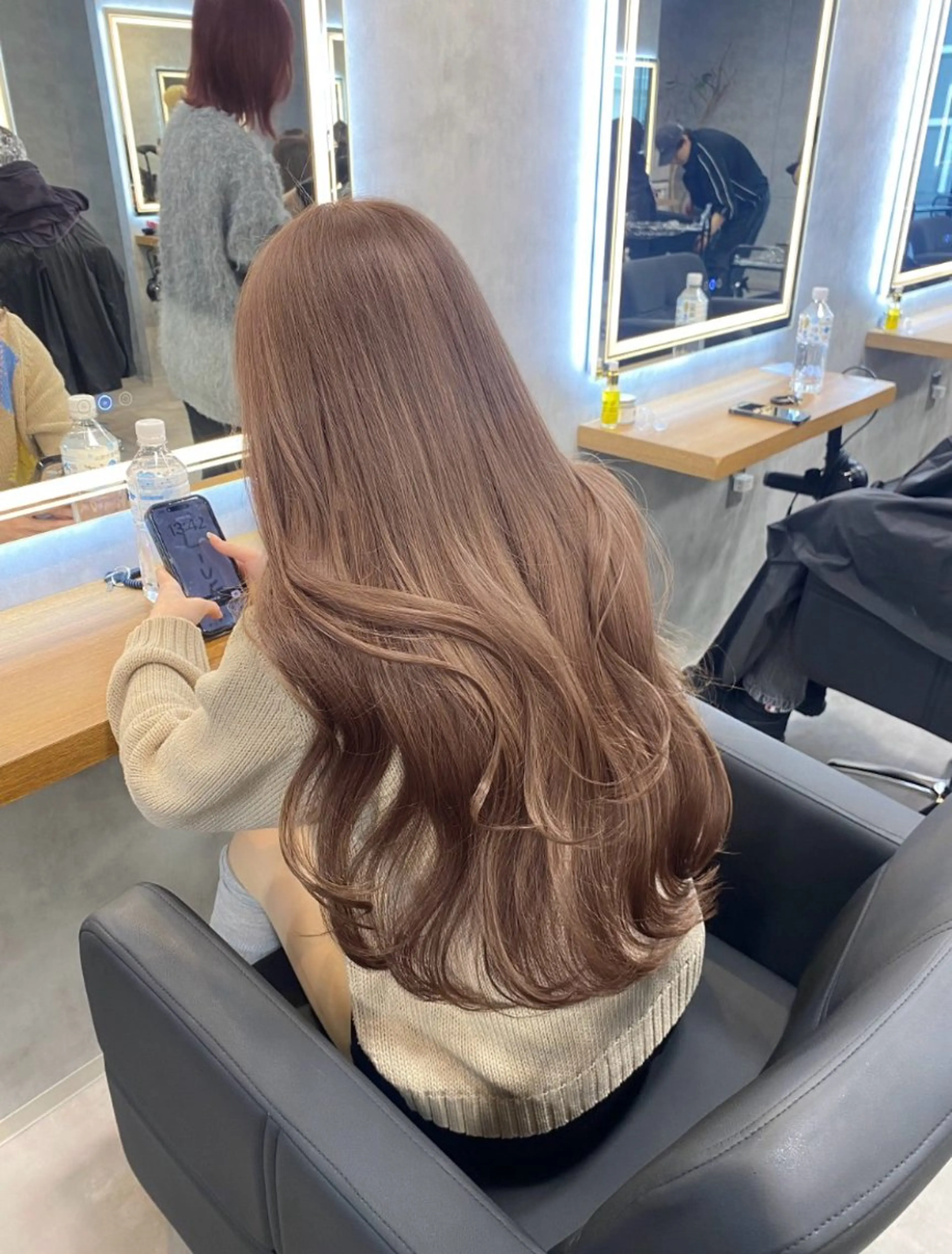 ロング カラー ベージュカラー ミルキーベージュ ヘアカラー トリートメント ヘッドスパ ヘアセット 淡色/ワンホンヘア 🤍MINORIのヘアスタイル