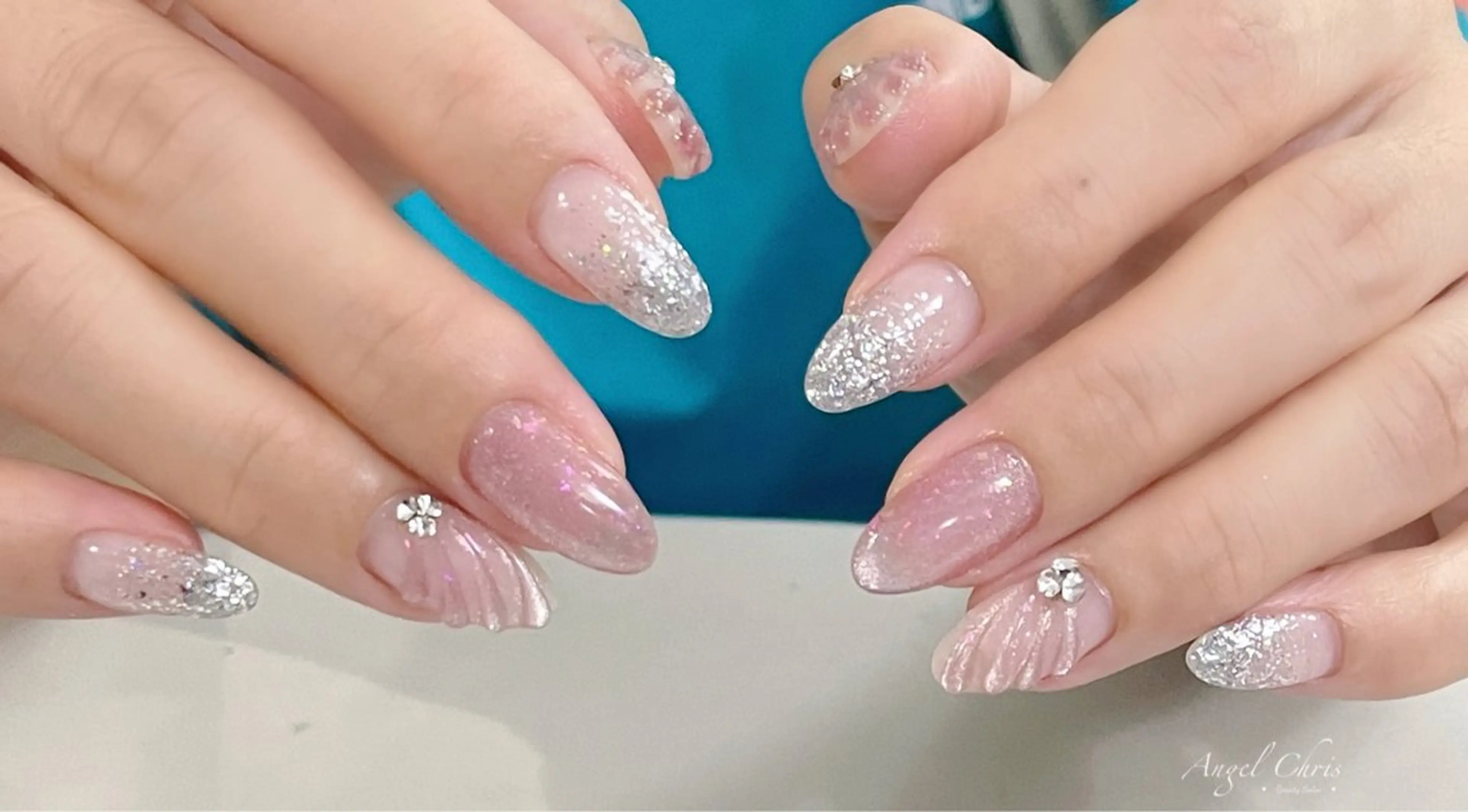 ネイル アートネイル チークネイル 長さ出し ジェルネイル マグネットネイル ハンドネイル AngelChris ビューティーサロンのネイルデザイン