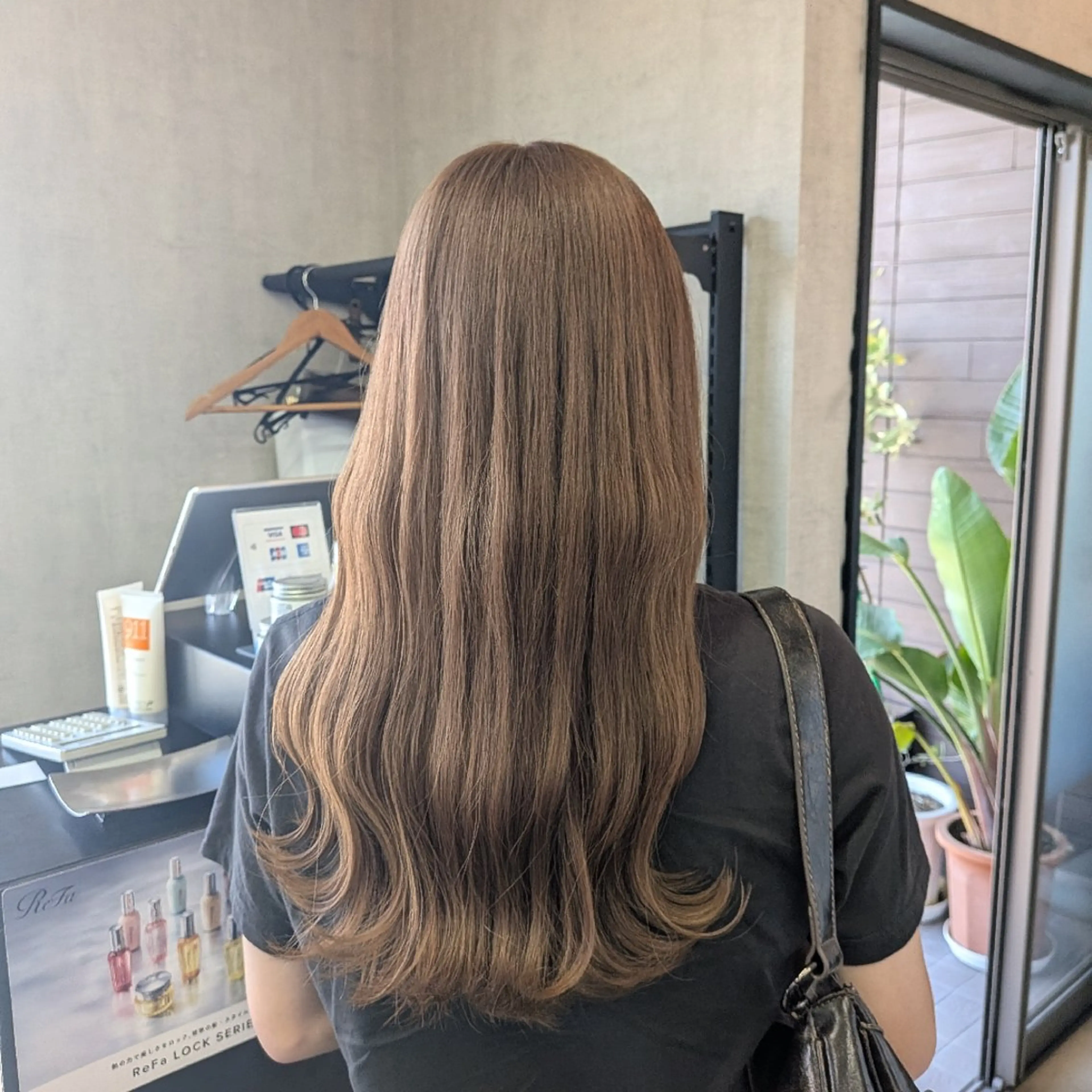 ロング カラー 小林 梨香のヘアスタイル