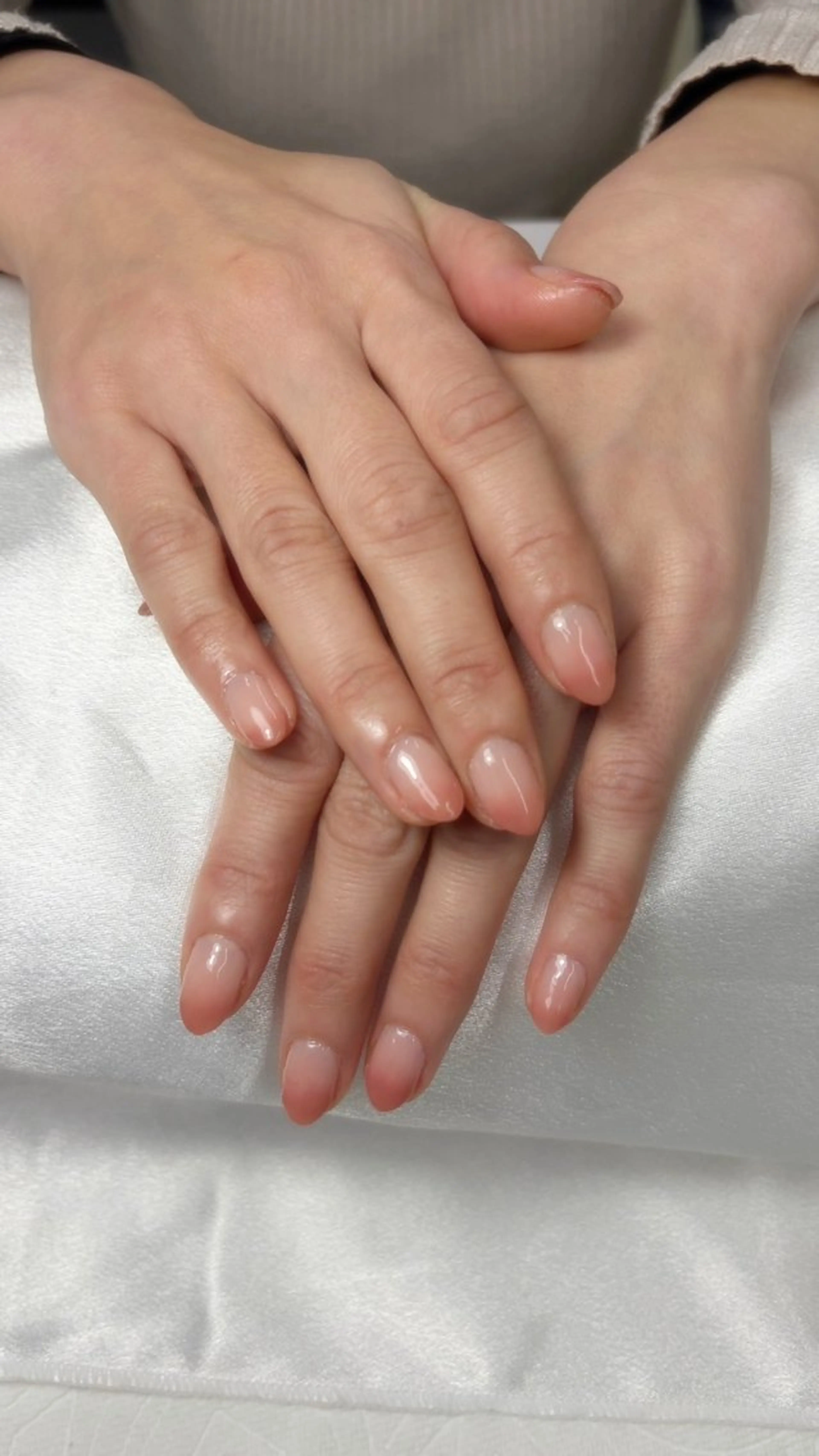 ネイル グラデーション ハンドネイル 吉田 彩乃のネイルデザイン