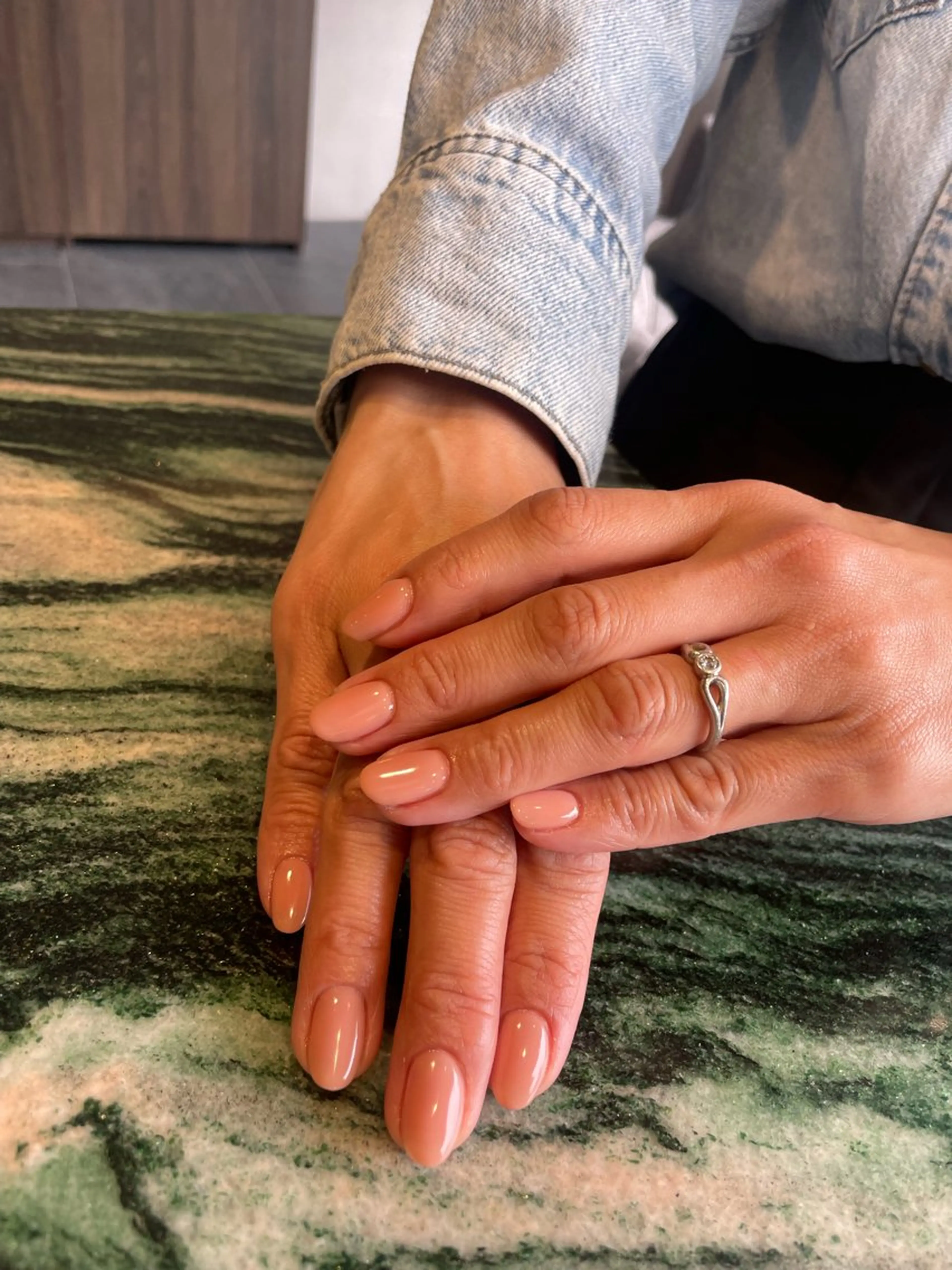 ネイル ワンカラーネイル ピンク ハンドネイル eyelash& nailsalonMのネイルデザイン