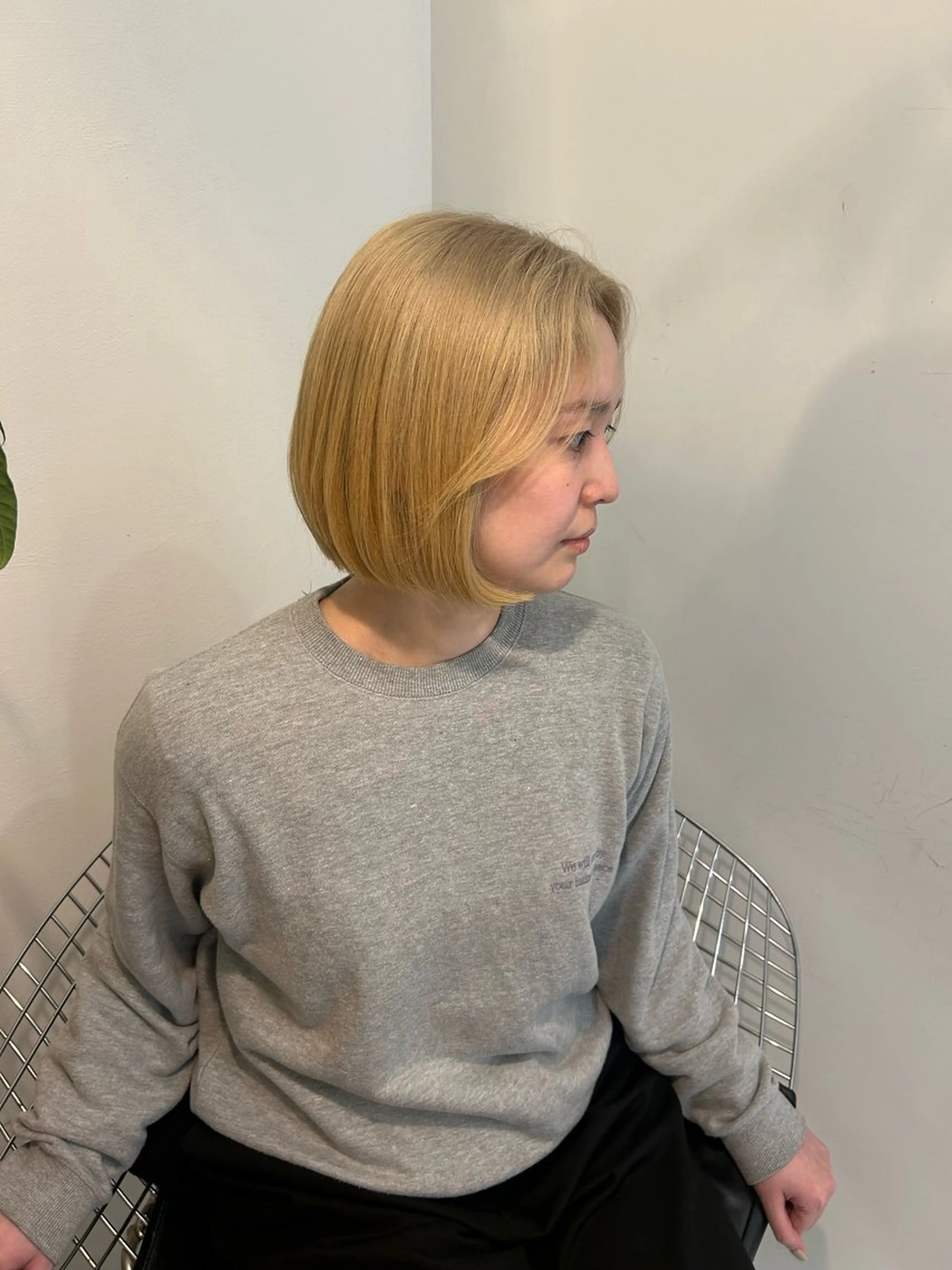 ショート カラー ブリーチ ブロンド ハイトーンカラー ボブ ヘアカラー 大長 広菜のヘアスタイル