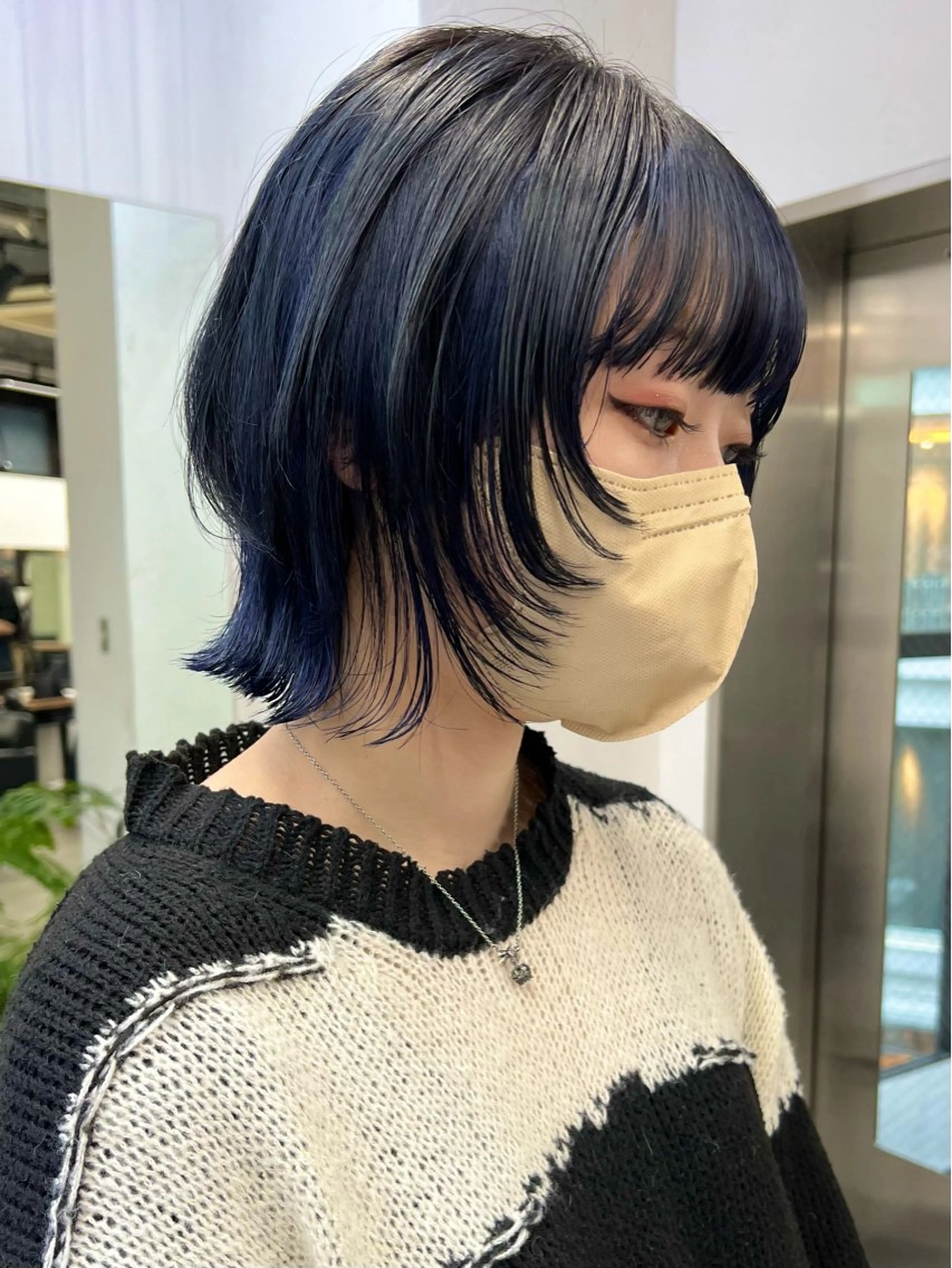 ショート カラー インナーカラー トリートメント ウルフカット ヘアカラー トリートメント ヘアセット RYOSUKE ハイトーンのヘアスタイル