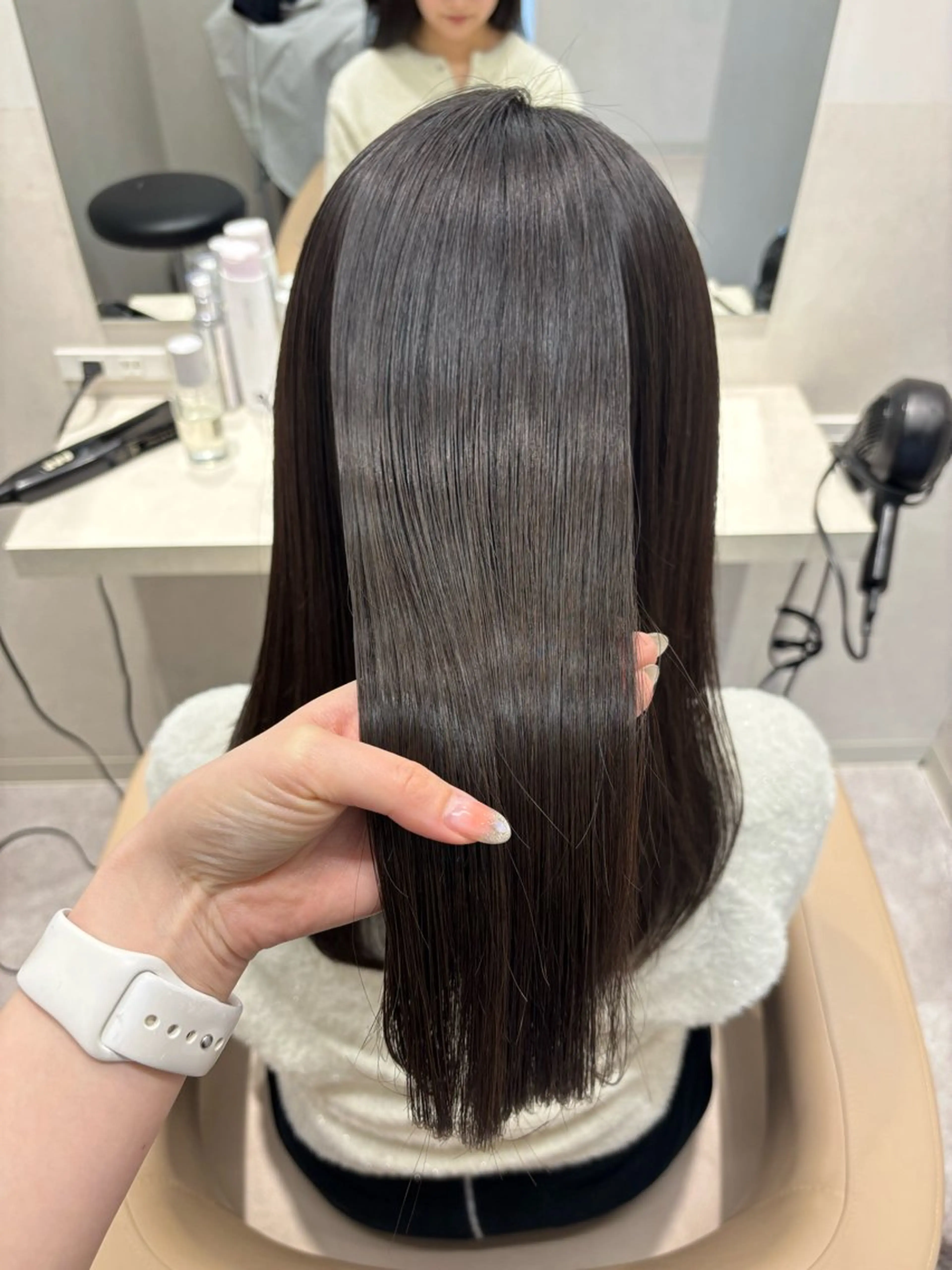 ミディアム カラー パーマ ヘアアレンジ カット ヘアカラー トリートメント ヘッドスパ ヘアセット 押切 響 のヘアスタイル