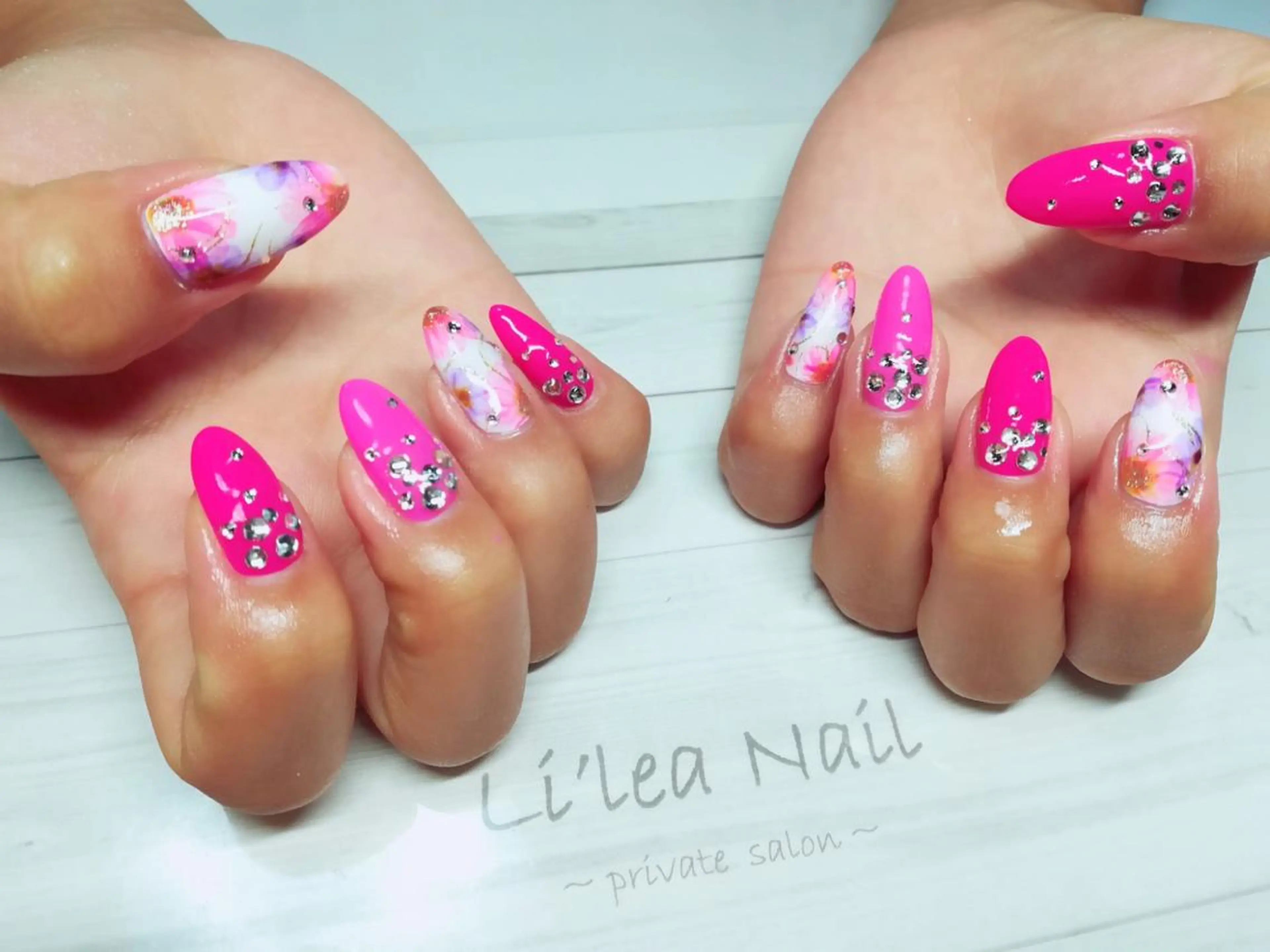 ネイル Li'leaNail AINAのネイルデザイン