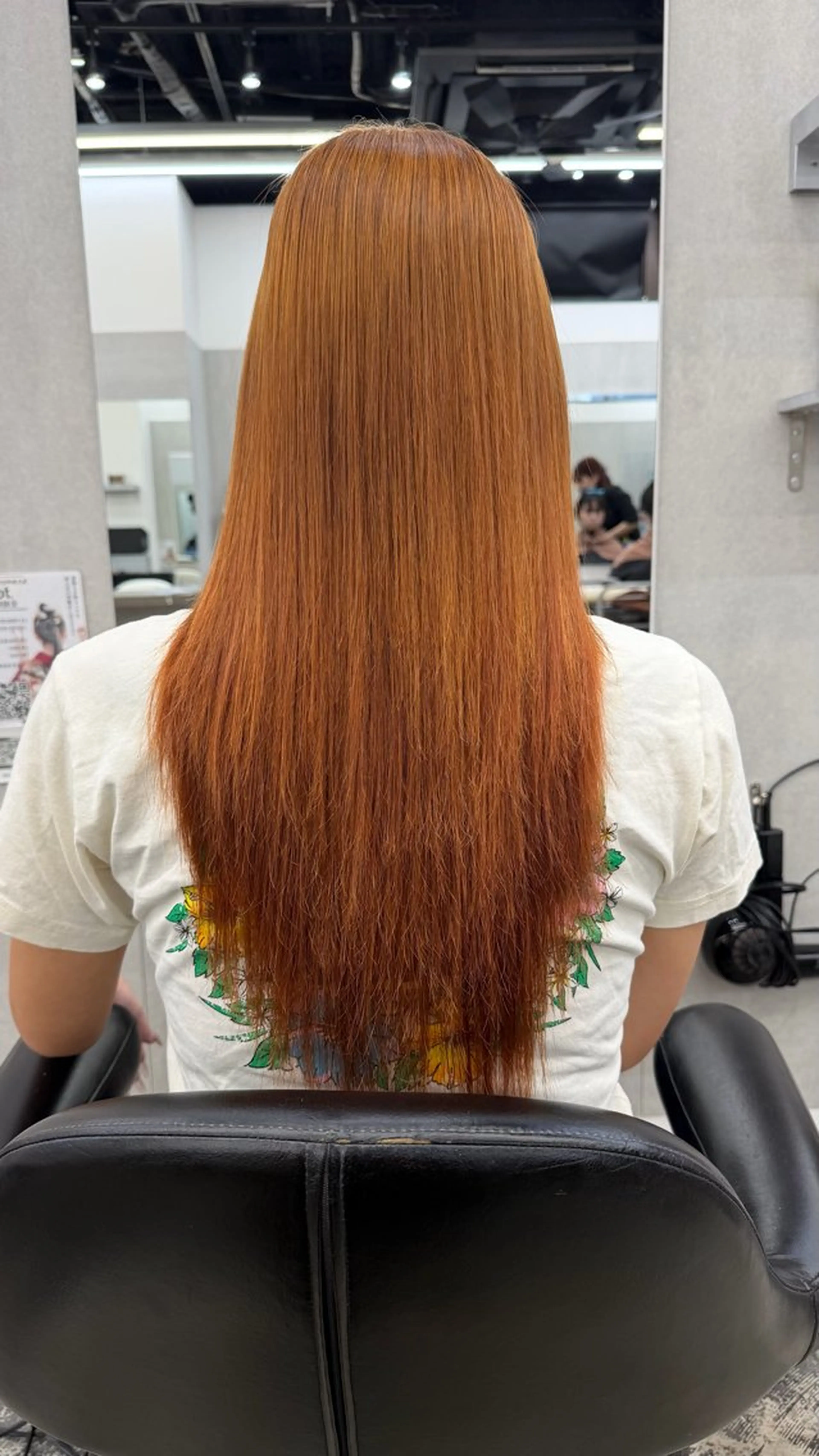 ロング カラー ヘアカラー ハイトーンカラー🐬 えりかのヘアスタイル