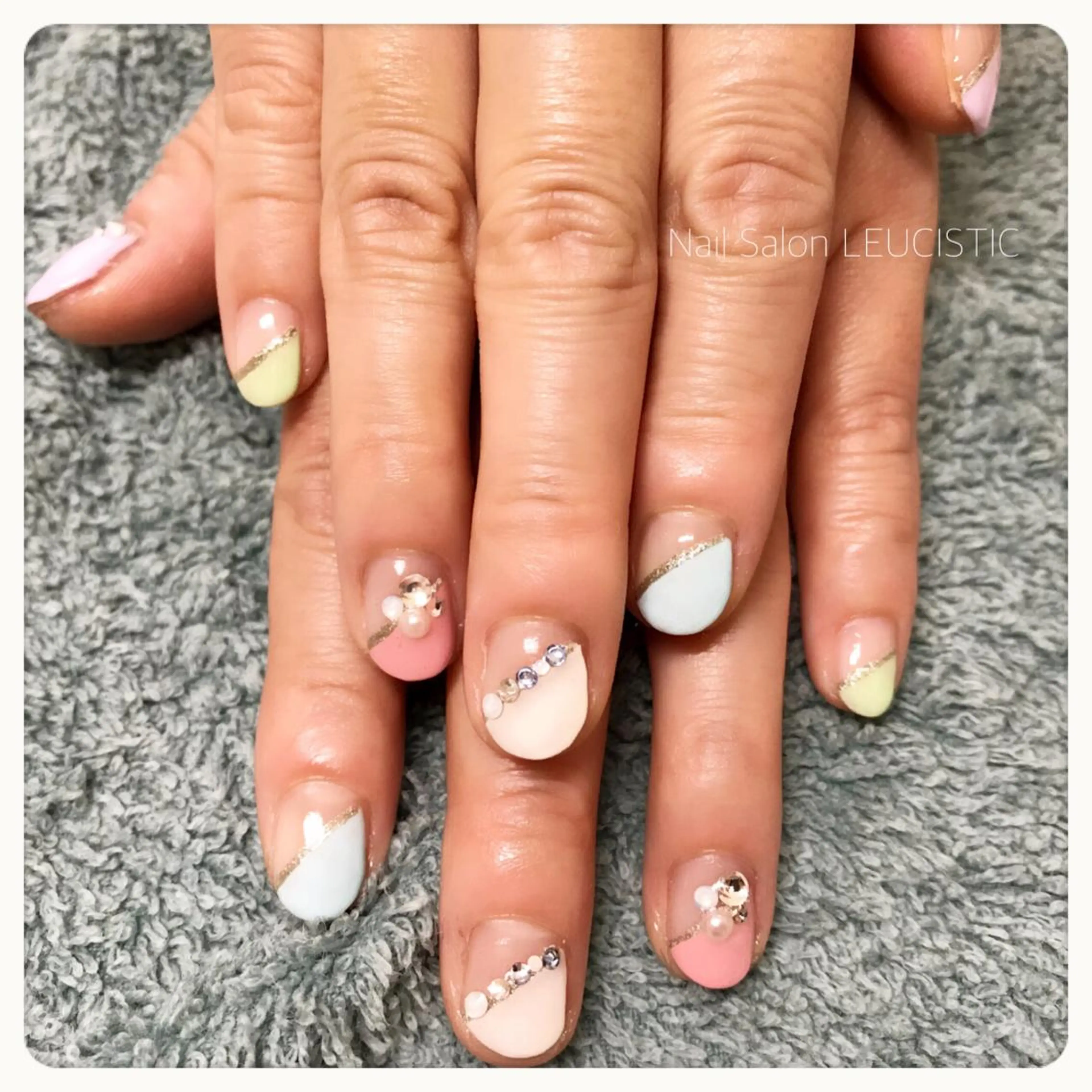 ネイル フレンチネイル 斜めフレンチ ショートネイル 美時雨 bishigureのエステ・リラクイメージ