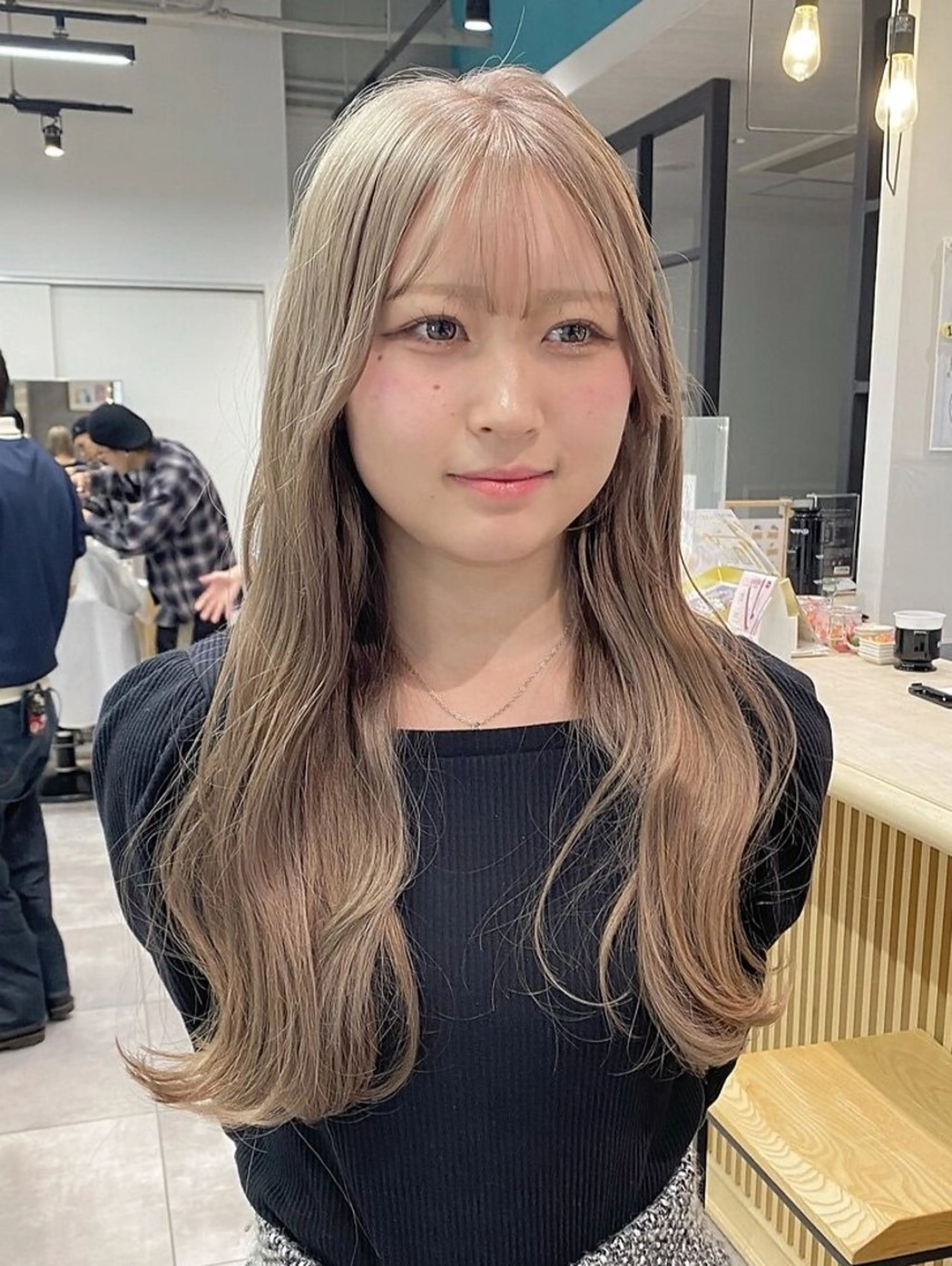 ロング カラー ブリーチ ダブルカラー イルミナカラー ブリーチなしカラー ボブ カット ヘアカラー トリートメント LUCK 本厚木店のヘアスタイル