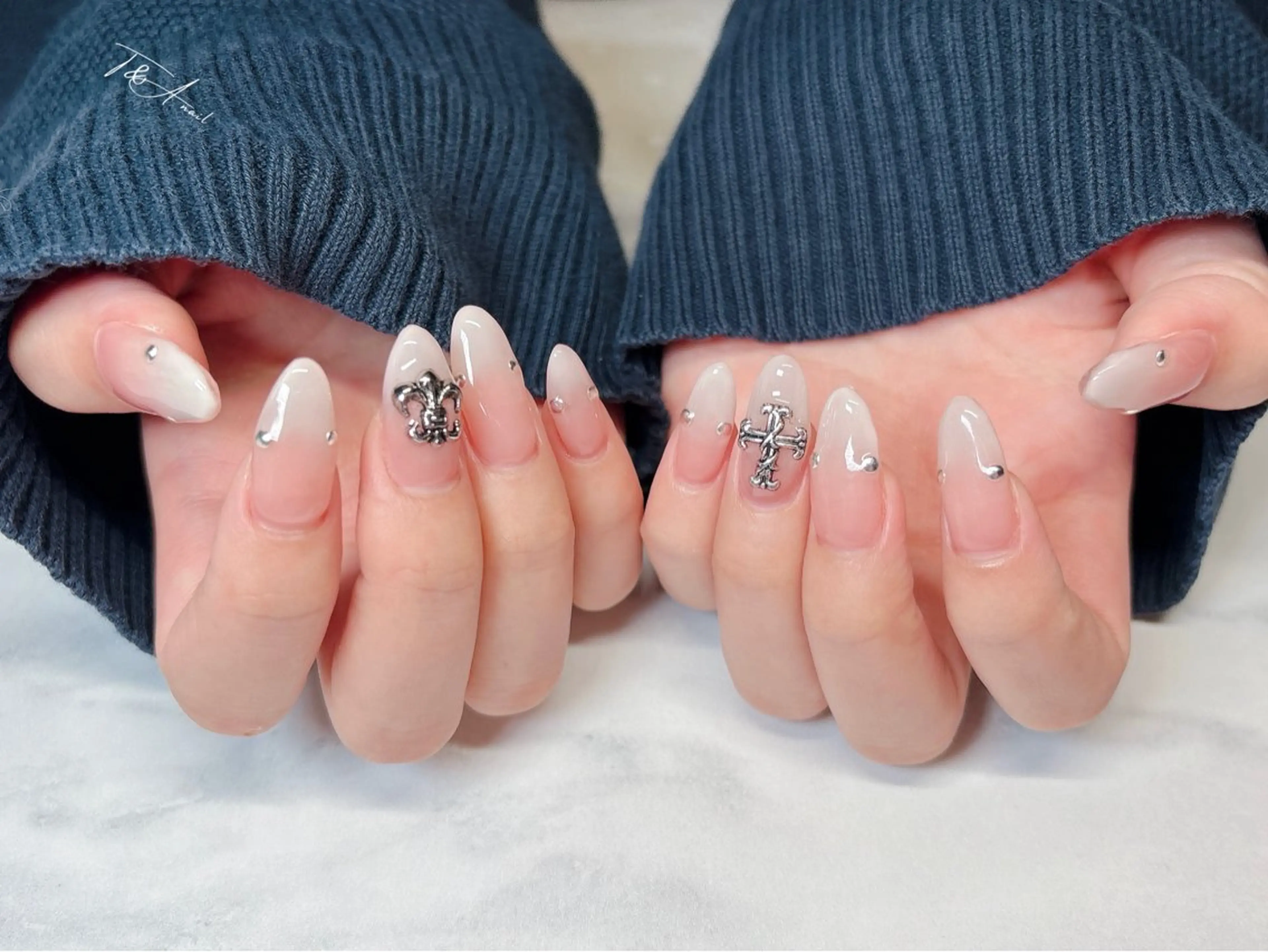 ネイル 長さ出し ジェルネイル グラデーション スカルプネイル ハンドネイル T&A nailのネイルデザイン