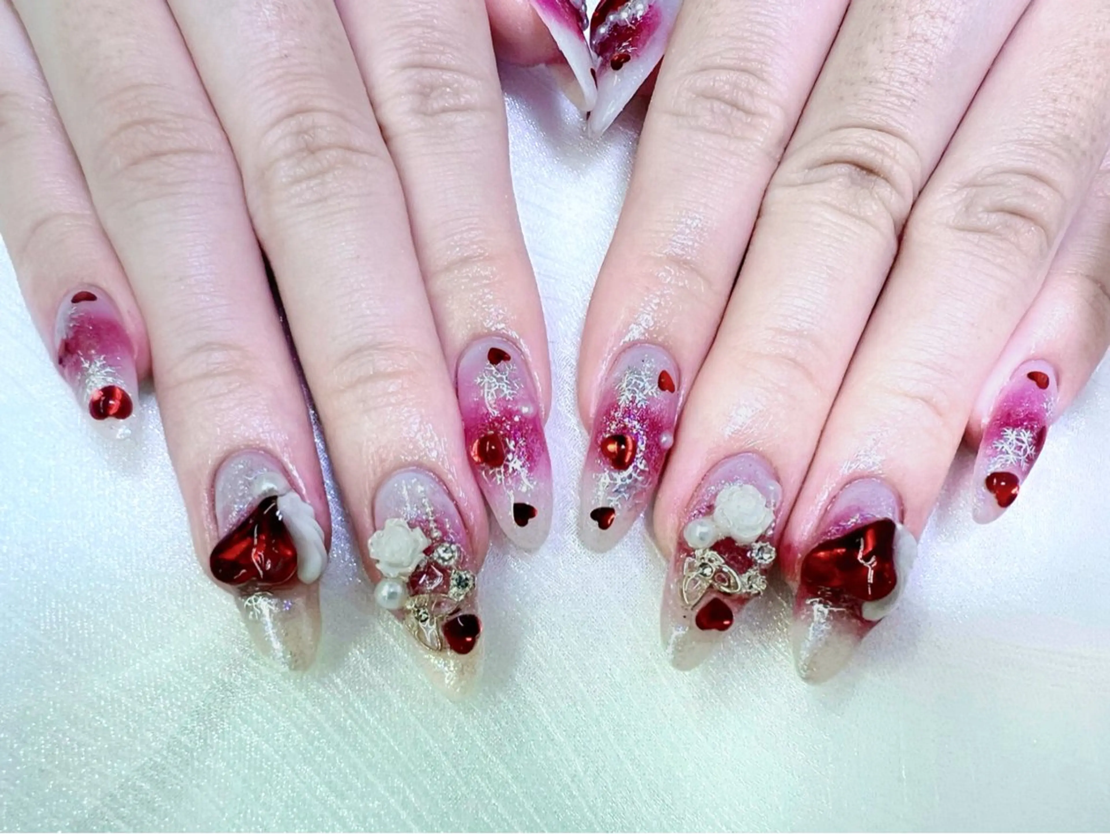 ネイル バレンタイン ハンドネイル リ サのネイルデザイン
