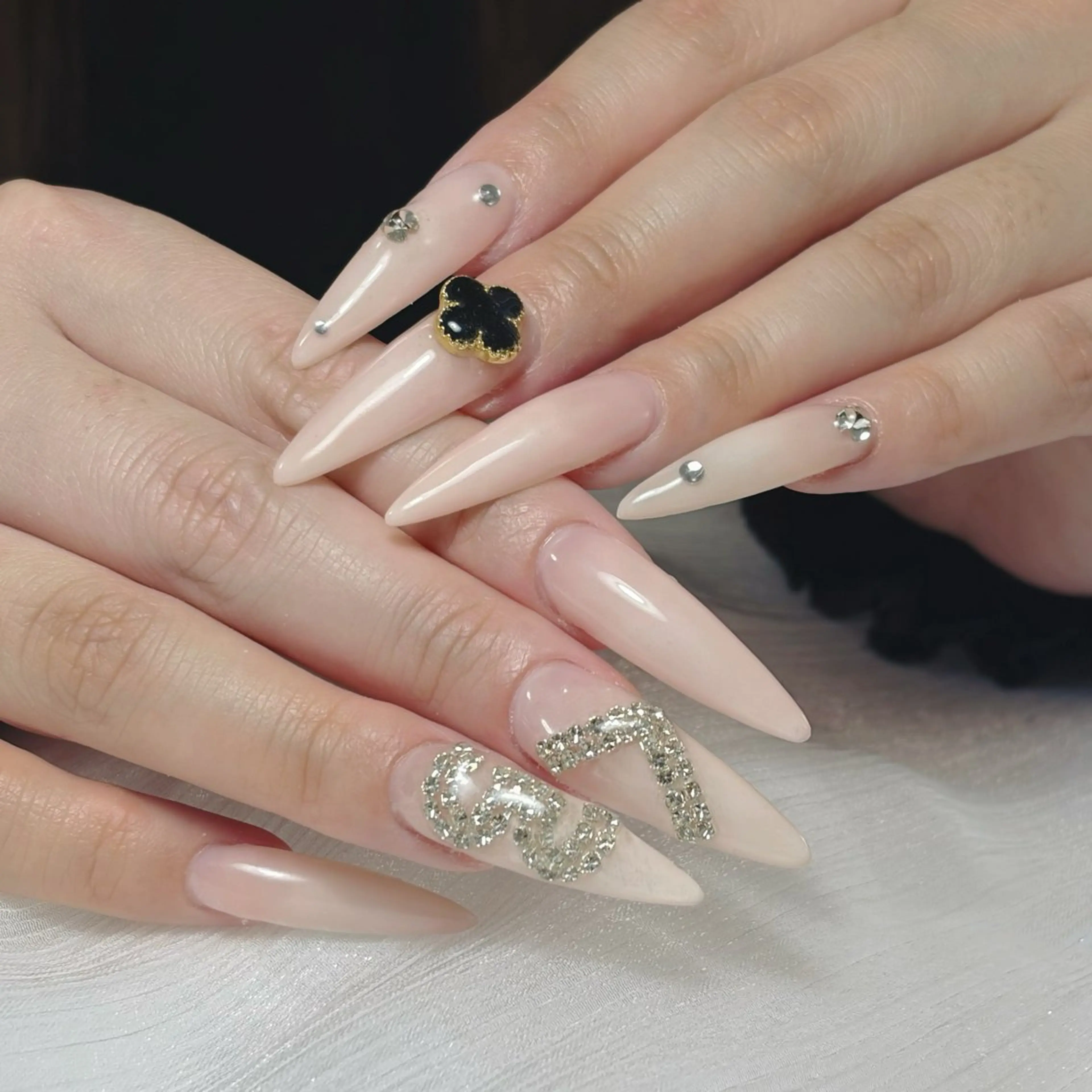 ネイル Mio nail Osakaのネイルデザイン