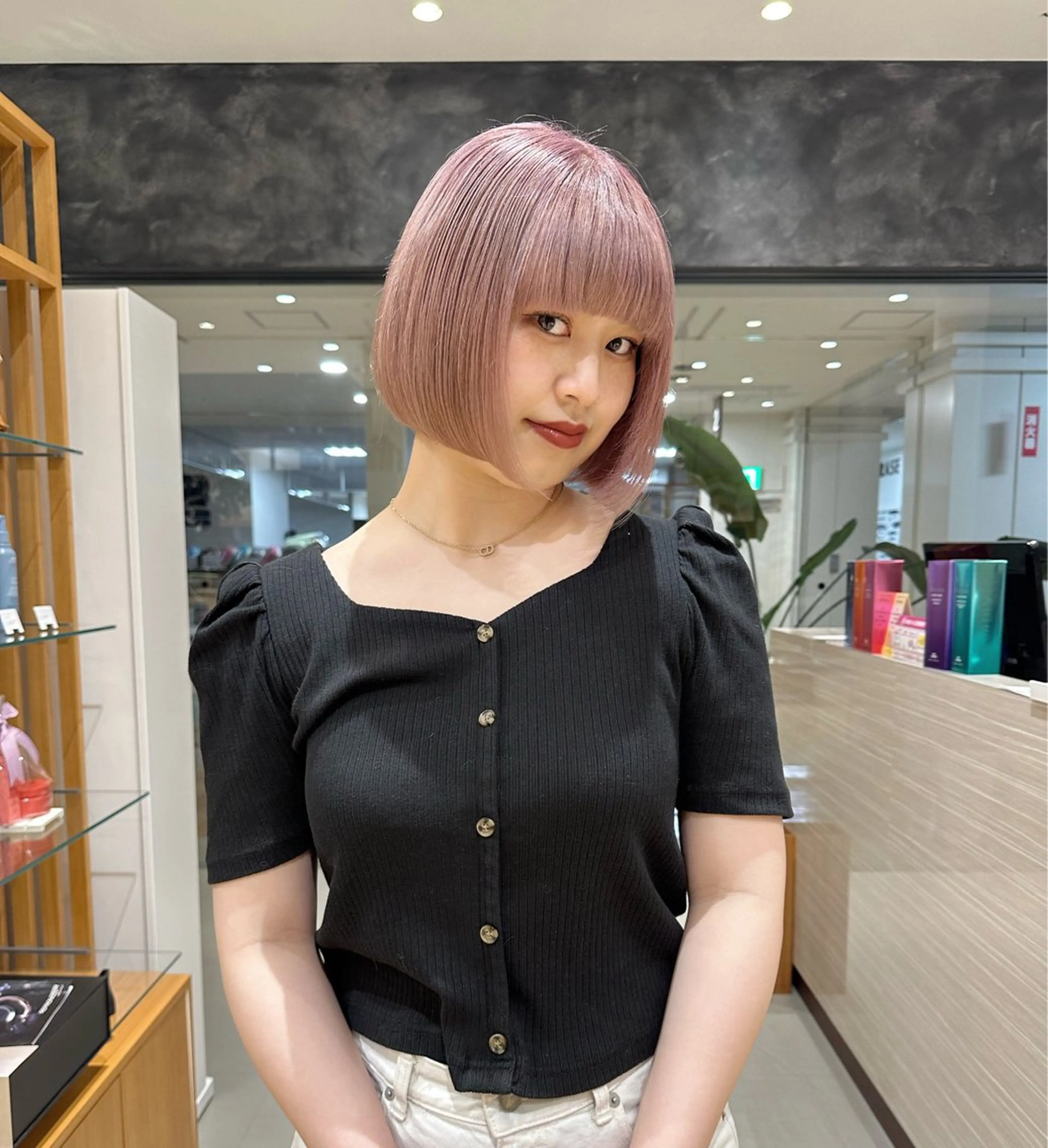 ショート NAKAHARA TSUKUSHIのヘアスタイル