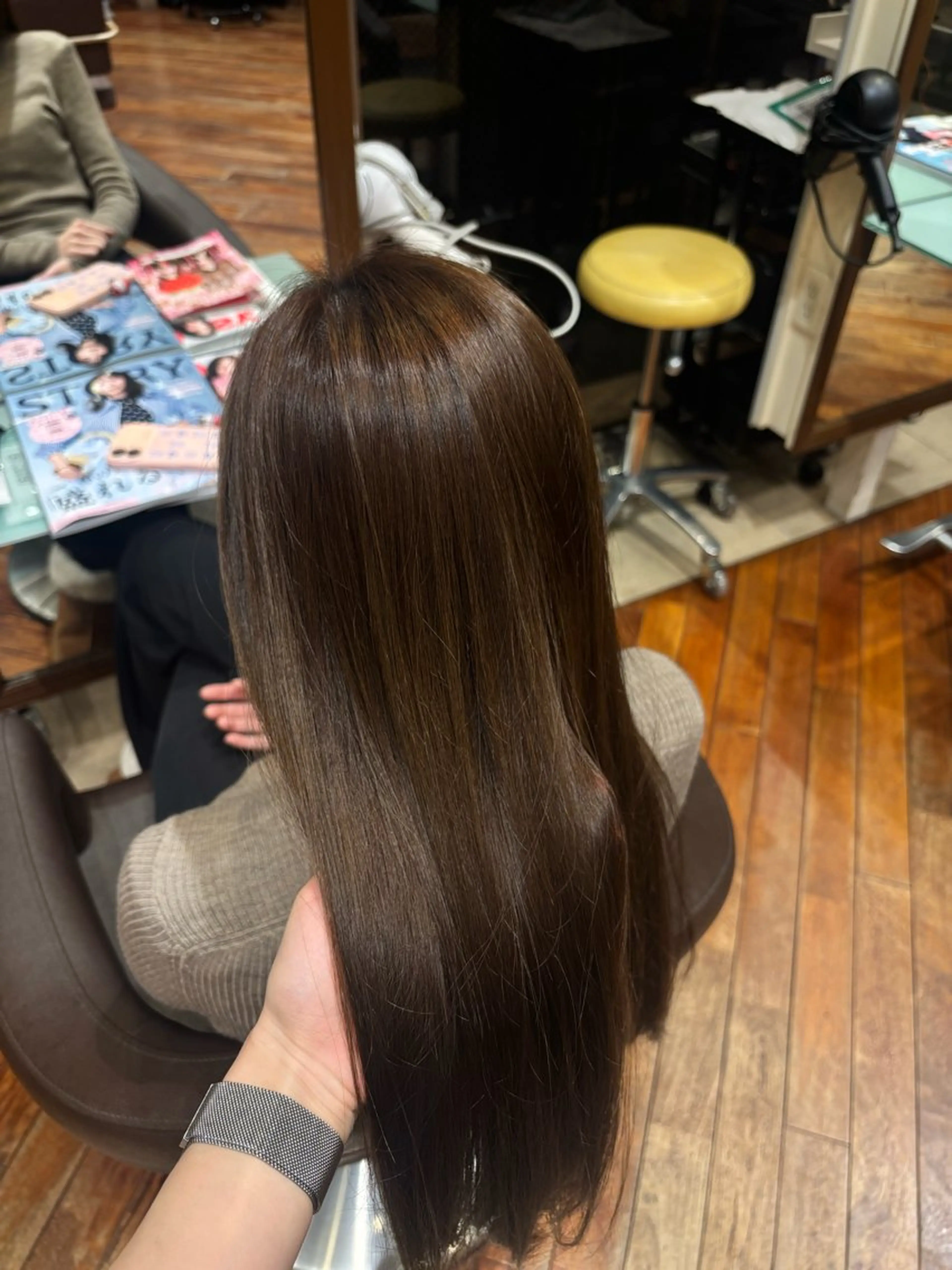 ロング 小西 莉央のヘアスタイル