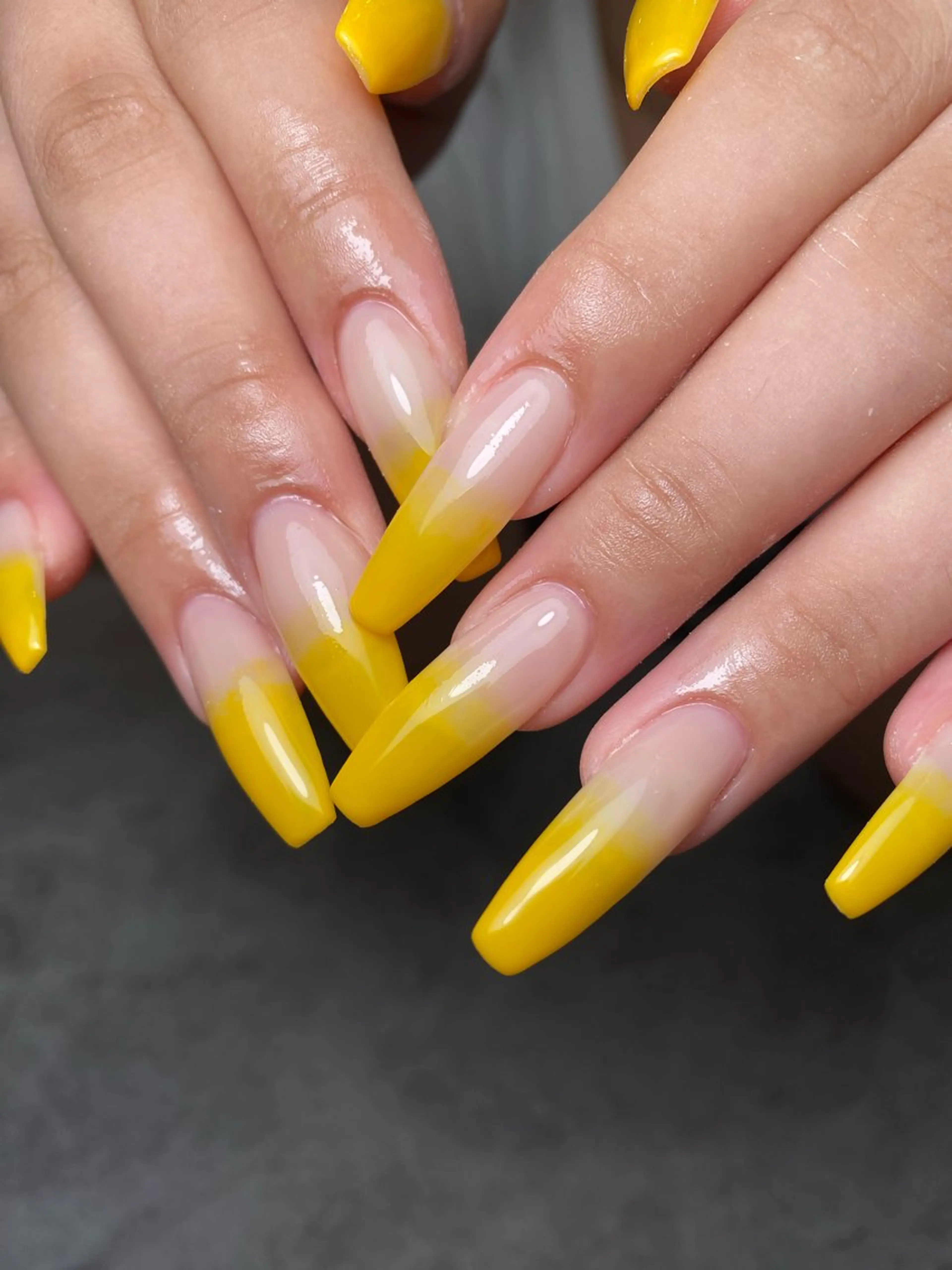 ネイル 長さ出し グラデーション popo-nail所属・個性派/ちゅるん/ モチ好評◎｜MIKIのネイルデザイン