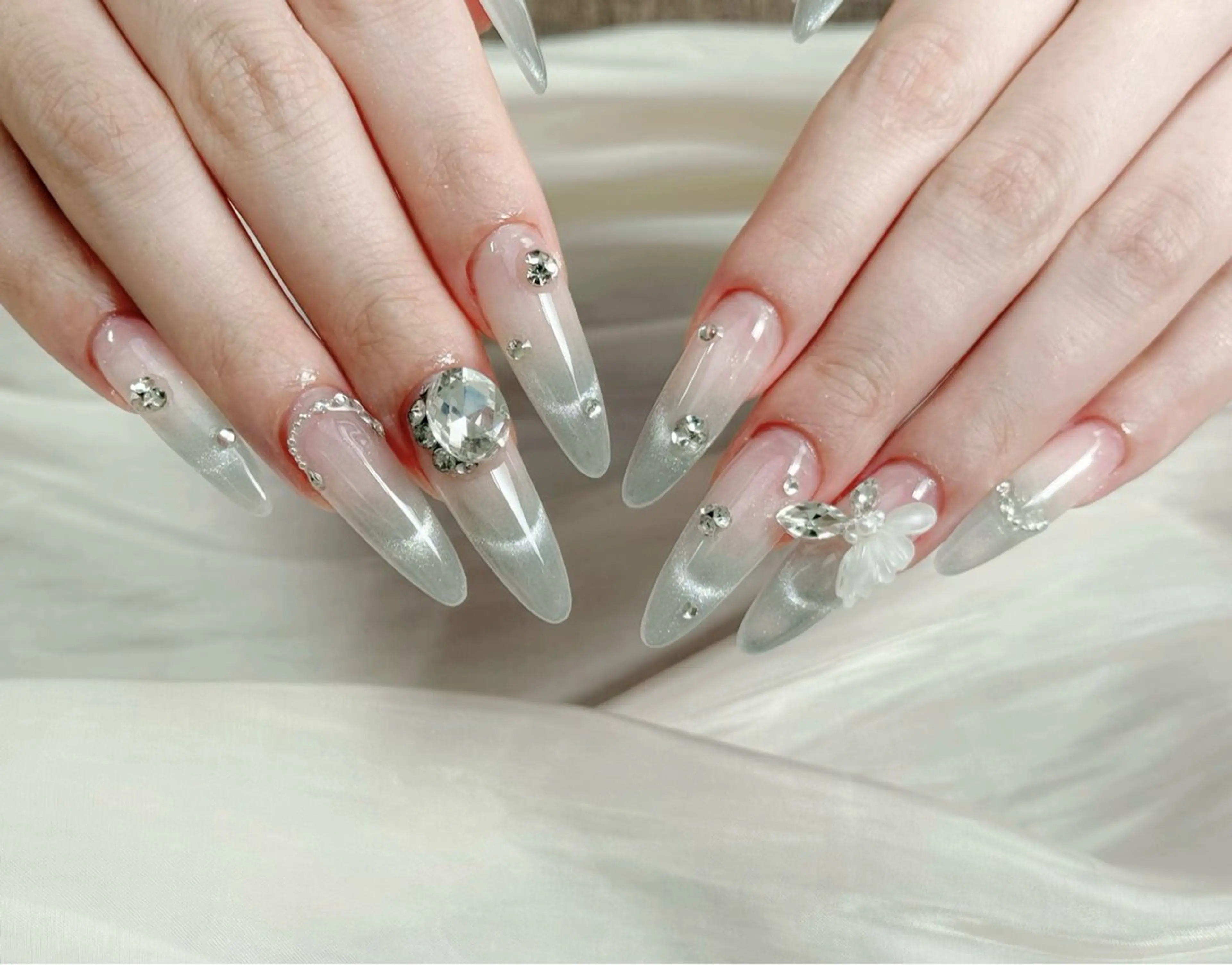 ネイル 小 雨のネイルデザイン