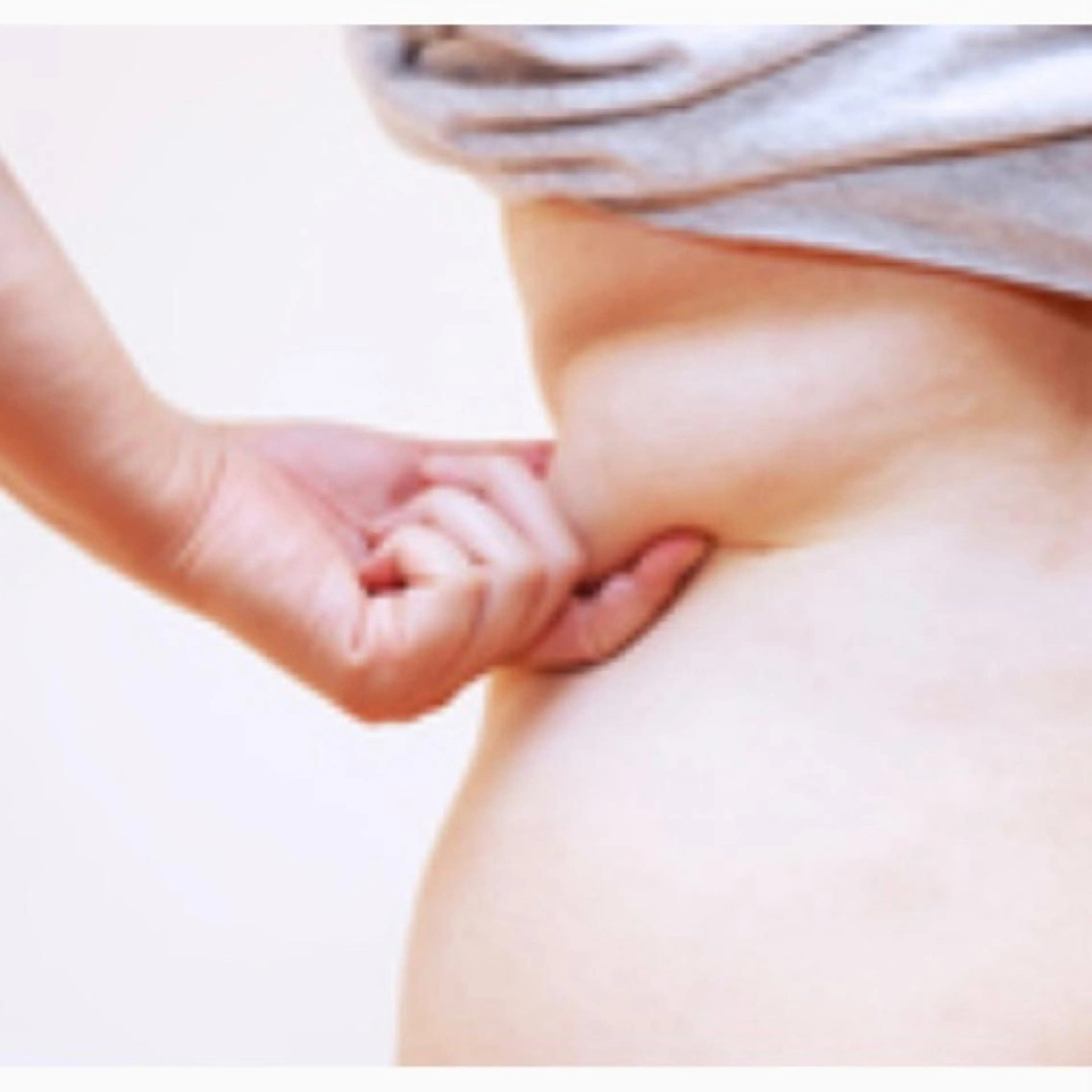 頭痛肩こり改善/小顔 サロンB&H心斎橋の眉毛・アイブロウイメージ