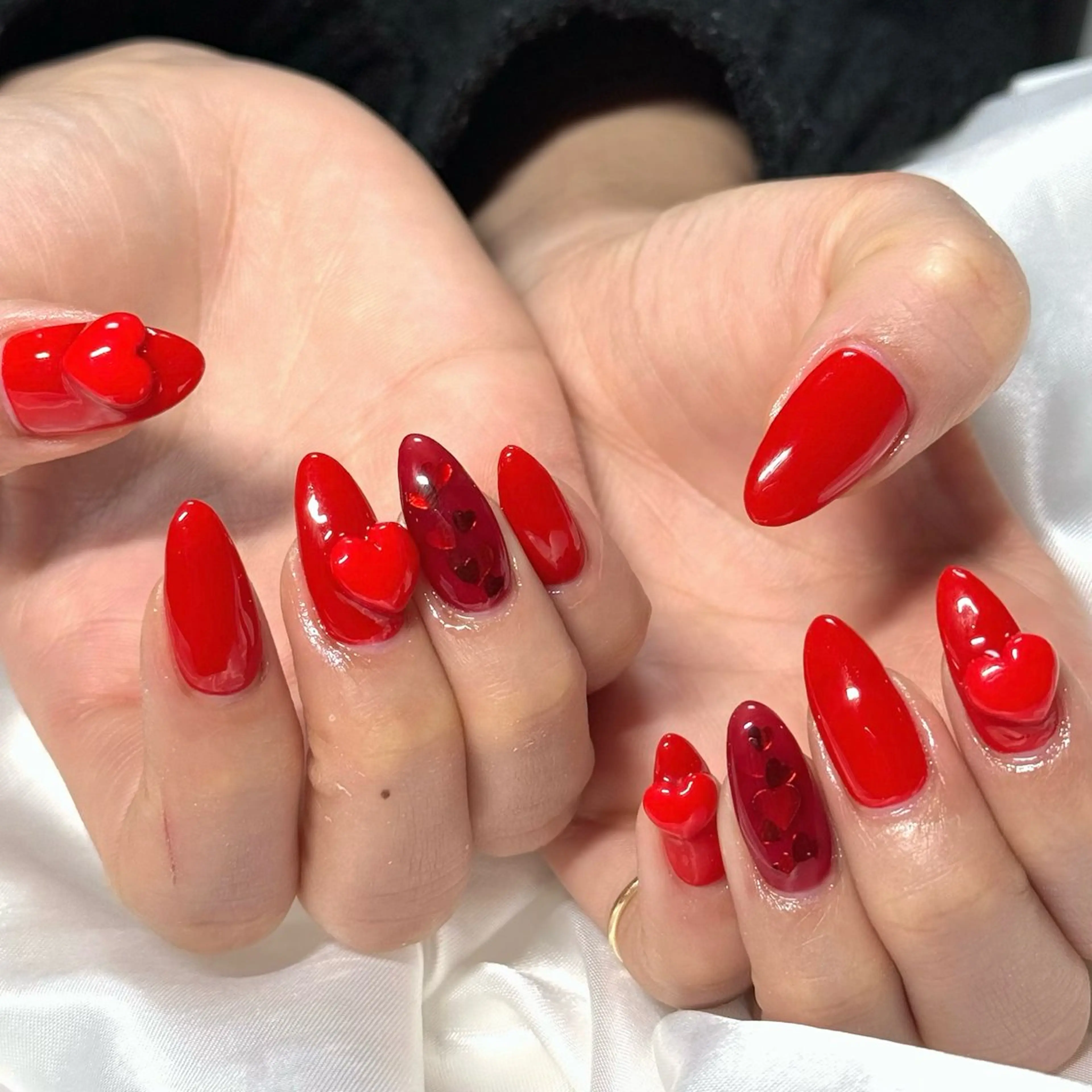 ネイル ハート ワンカラーネイル 赤色 バレンタイン ハンドネイル 【OKIKA】 らん🦖🌈🧡のマツエク・マツパデザイン
