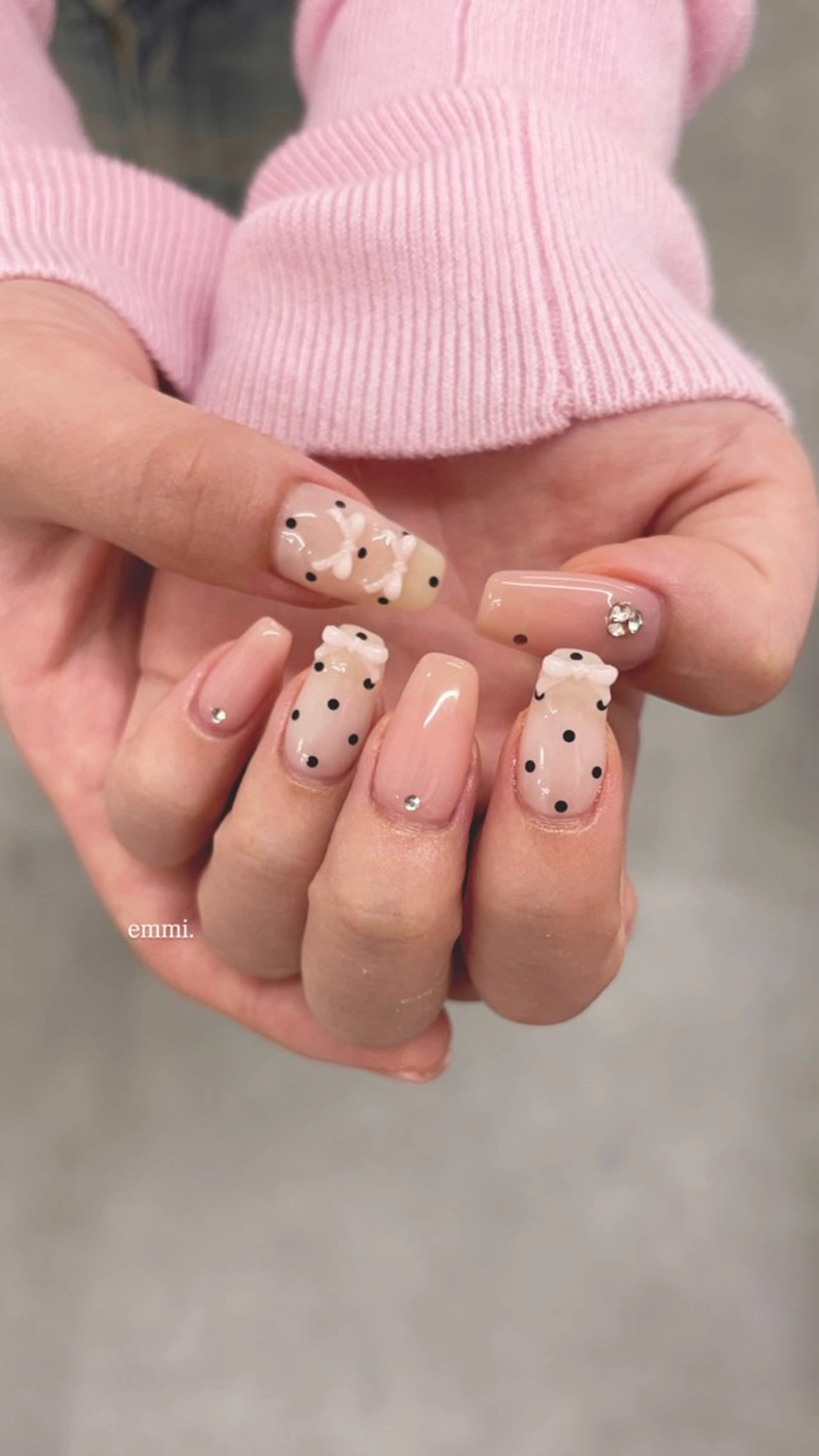 ネイル フレンチネイル ガーリー リボン ハンドネイル emmi nailのネイルデザイン