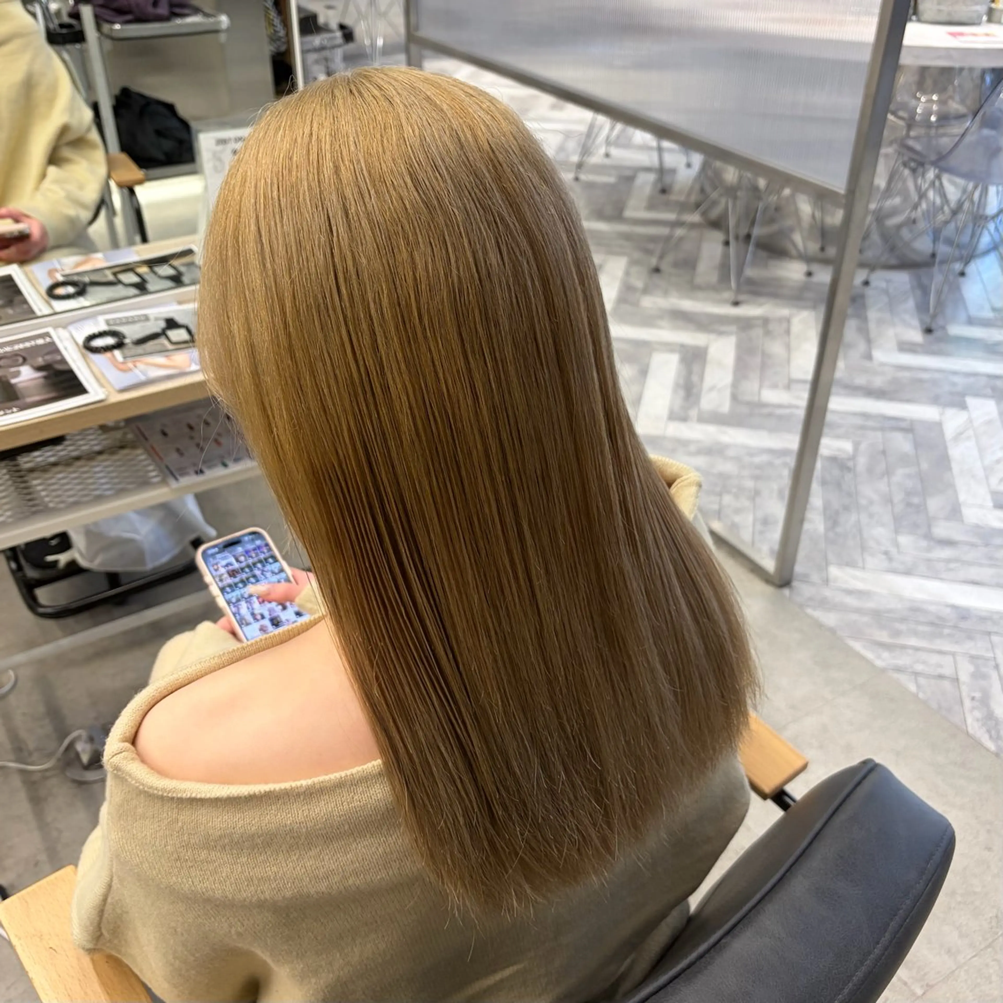 セミロング カラー ヘアカラー ななみ.⋆𝜗𝜚 暖色艶カラー/まつパのヘアスタイル