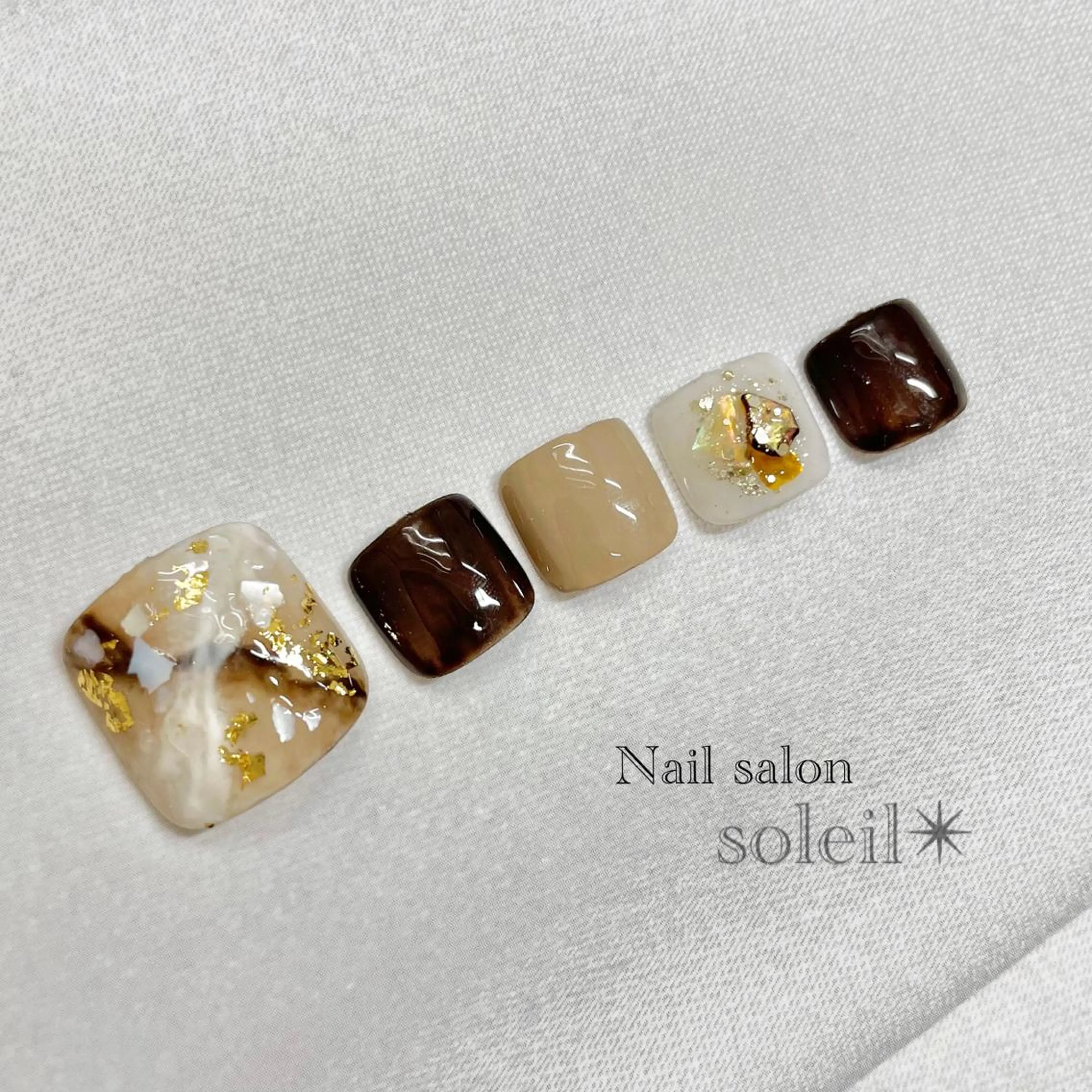 ネイル アートネイル ブラウン フットネイル フレンチネイル ジェルネイル 粟津 美紀のネイルデザイン