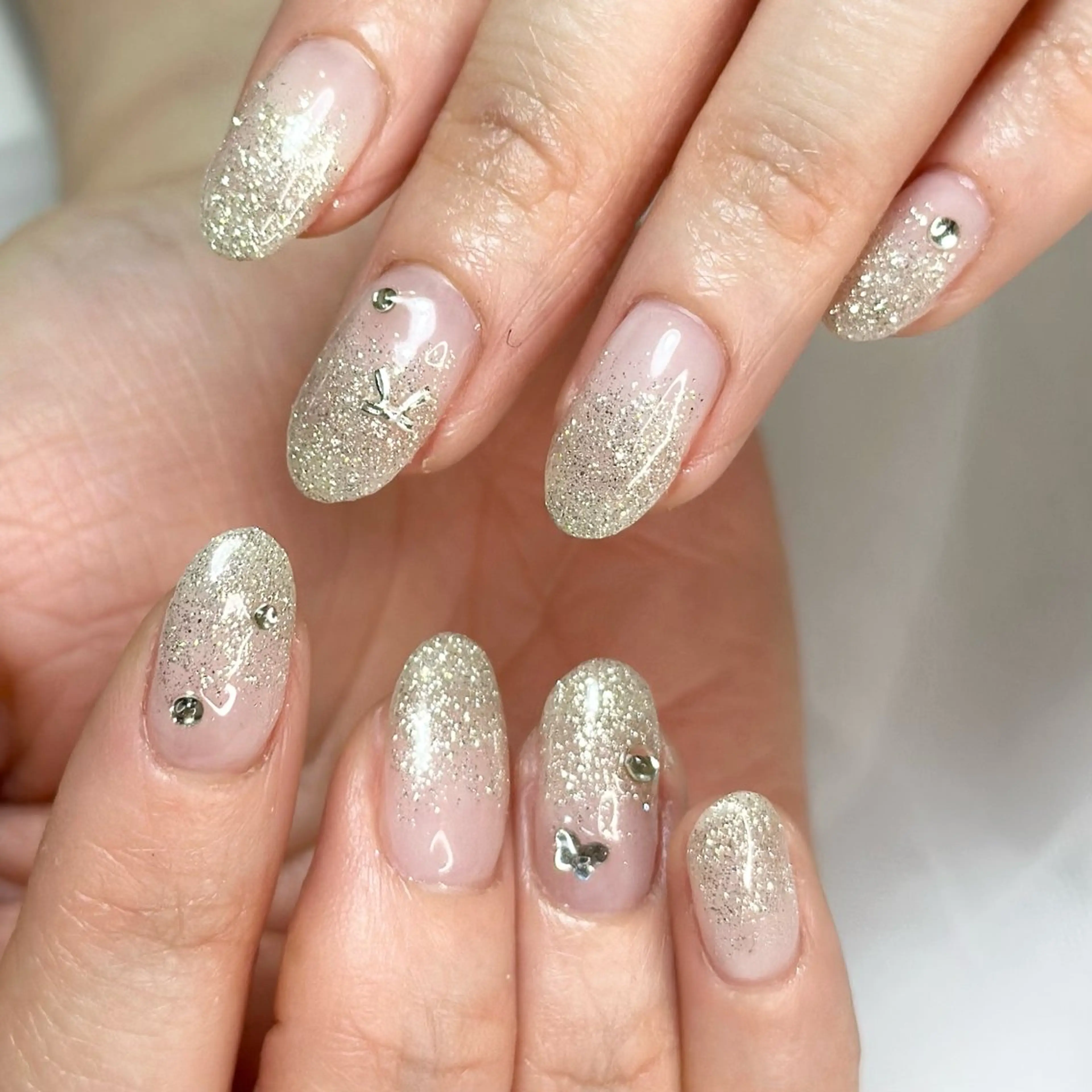 ネイル ストーンネイル HAIR&MAKE POSH 日暮里のネイルデザイン