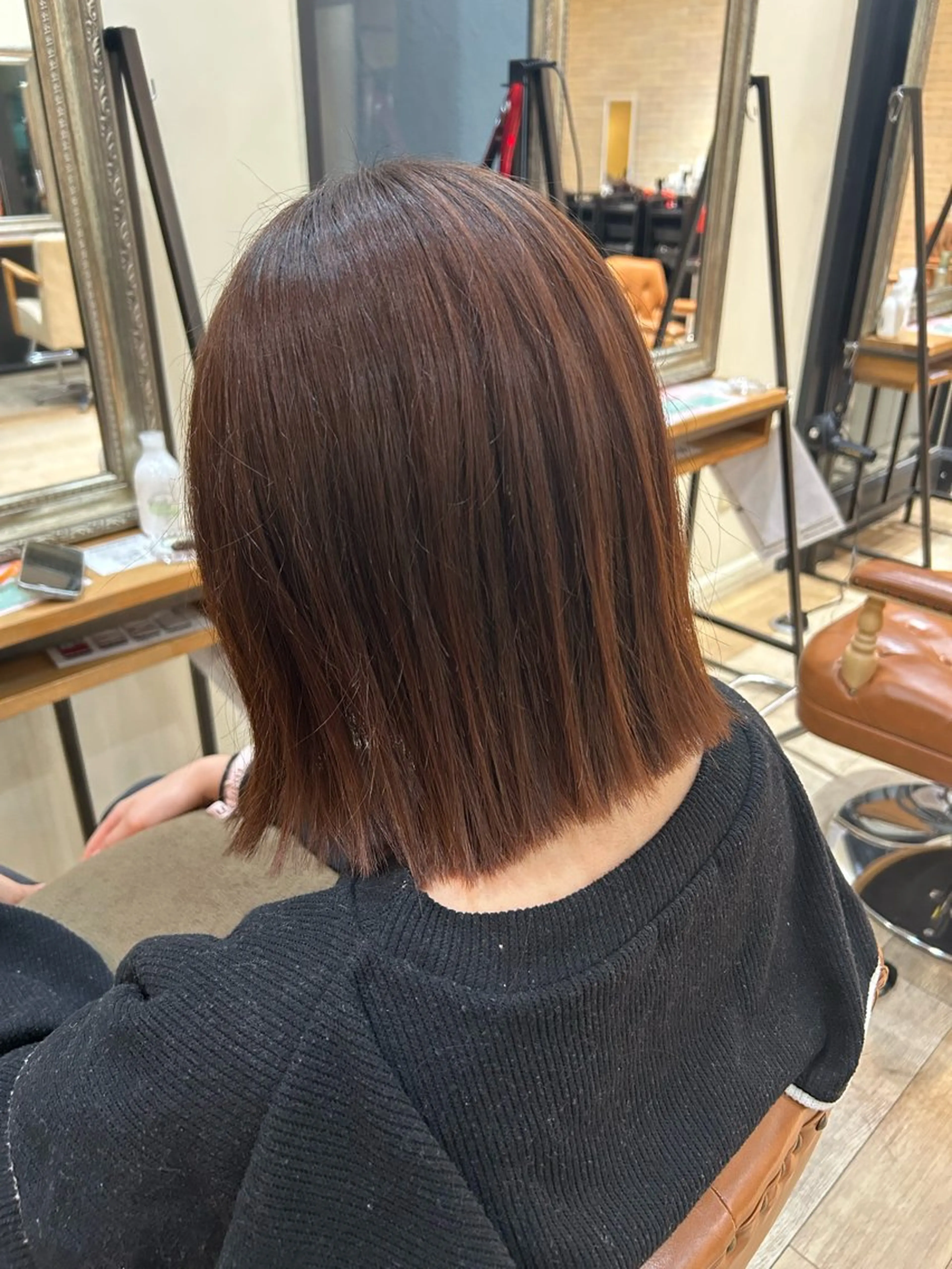 ミディアム カラー 松尾 遥花のヘアスタイル