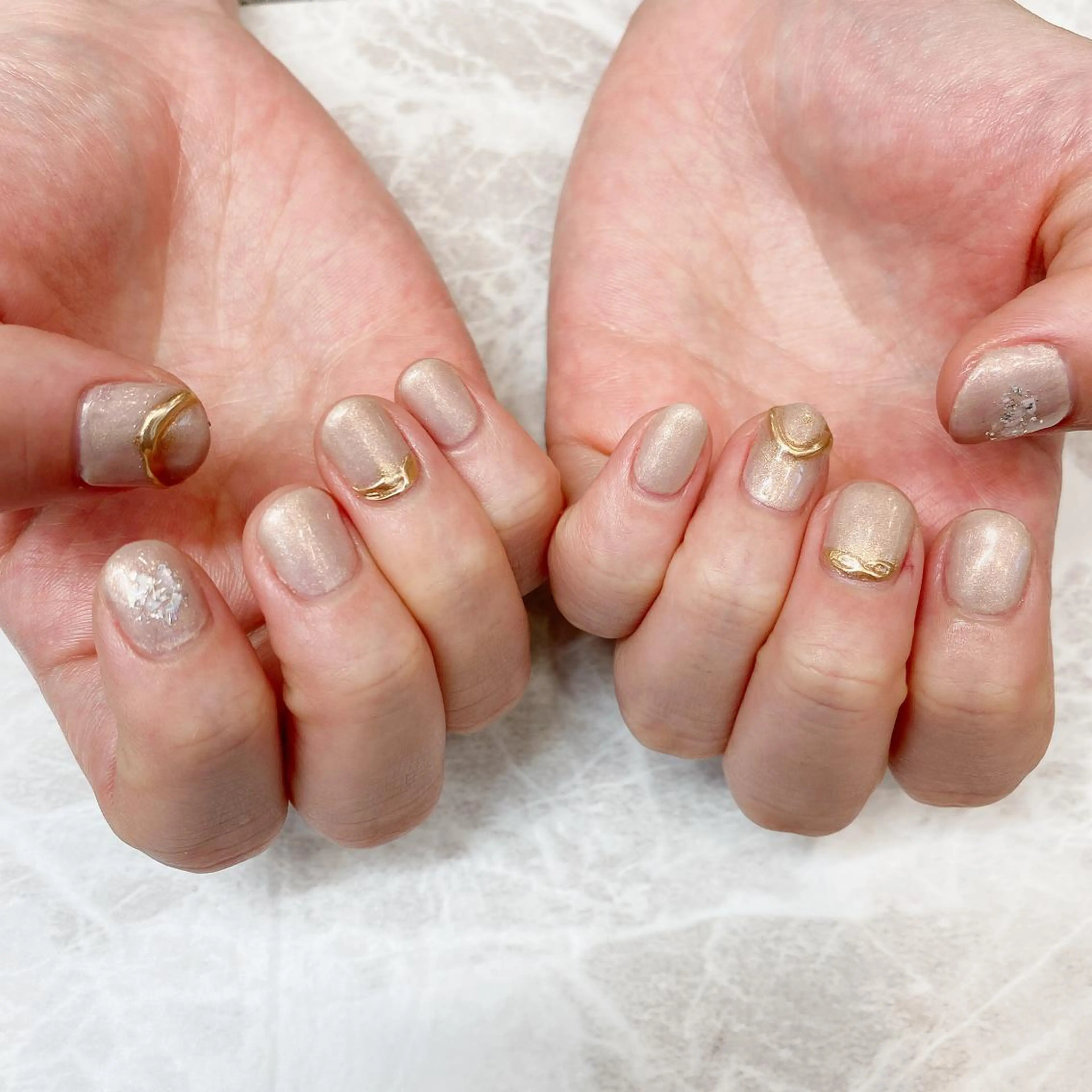 ネイル ミラーネイル 関谷 真登佳のネイルデザイン