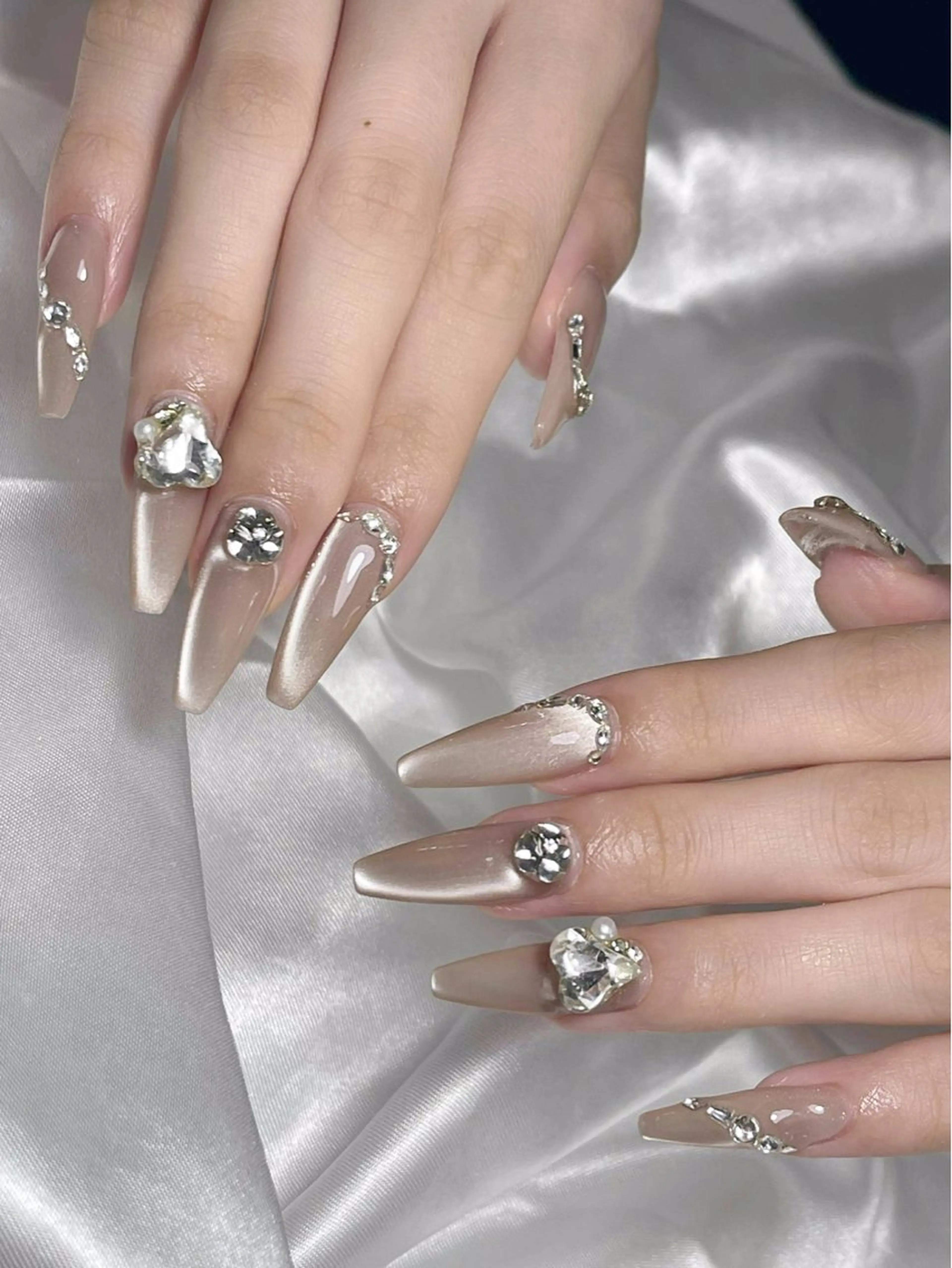 ネイル ハンドネイル LEELA NAIL STUDIO所属・LEELA NAIL STUDIOのネイルデザイン