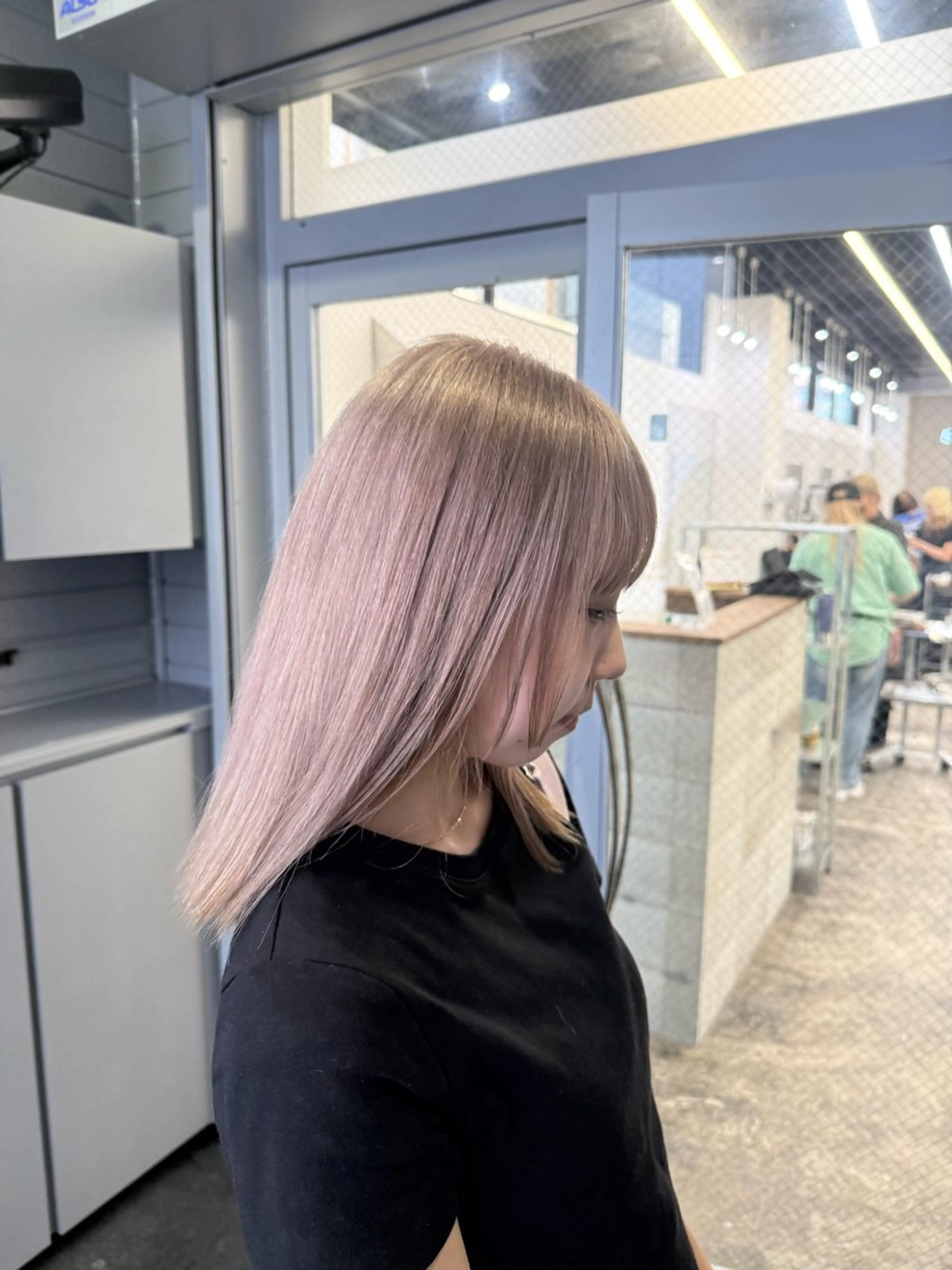 セミロング カラー ブリーチ ブロンド ケアブリーチ ダブルカラー イヤリングカラー ✨ハイトーン/レイヤ ー/横浜/優内✨のヘアスタイル
