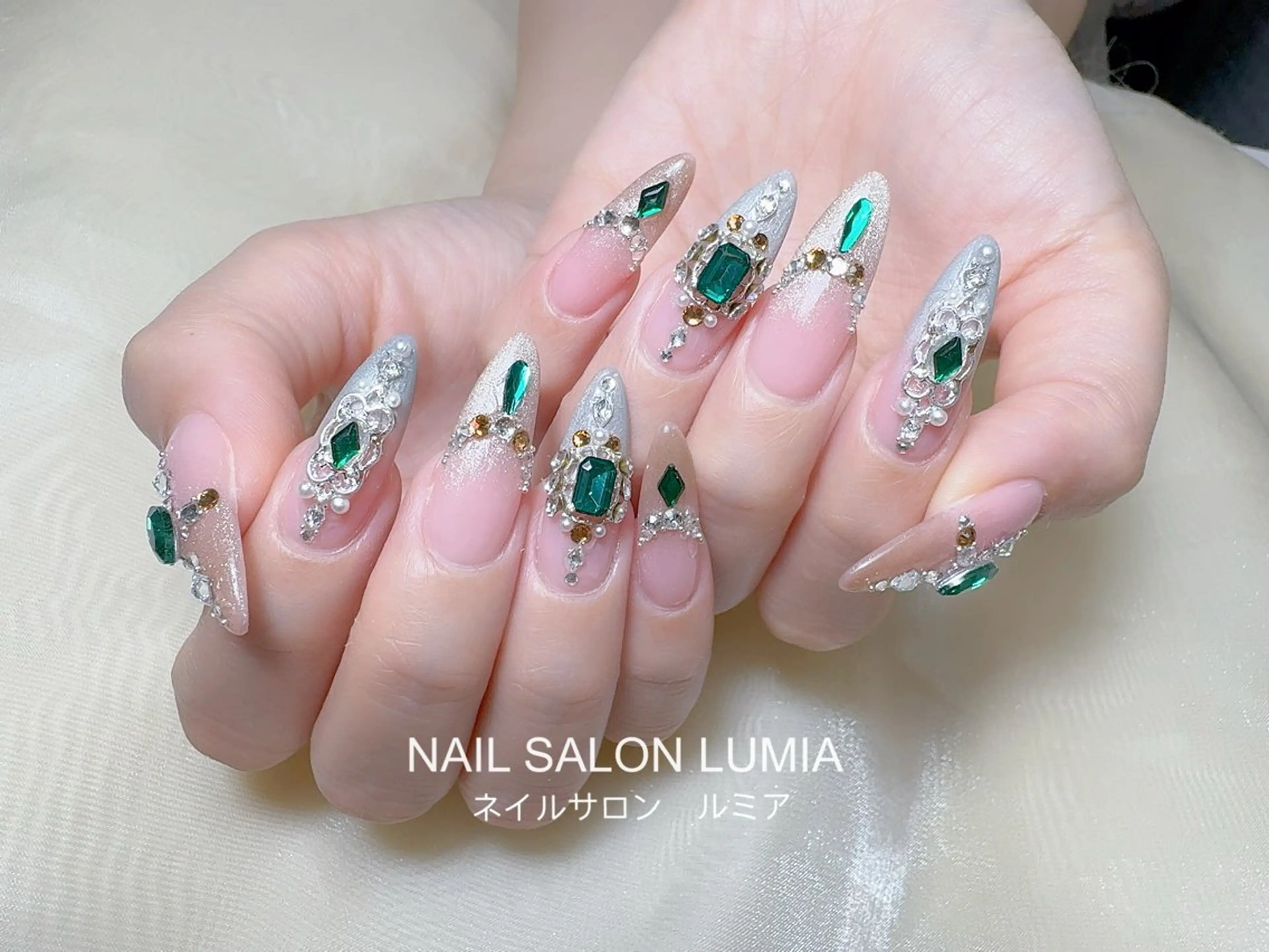 ネイル ハンドネイル ネイルサロン ルミア Lumia 店長のネイルデザイン