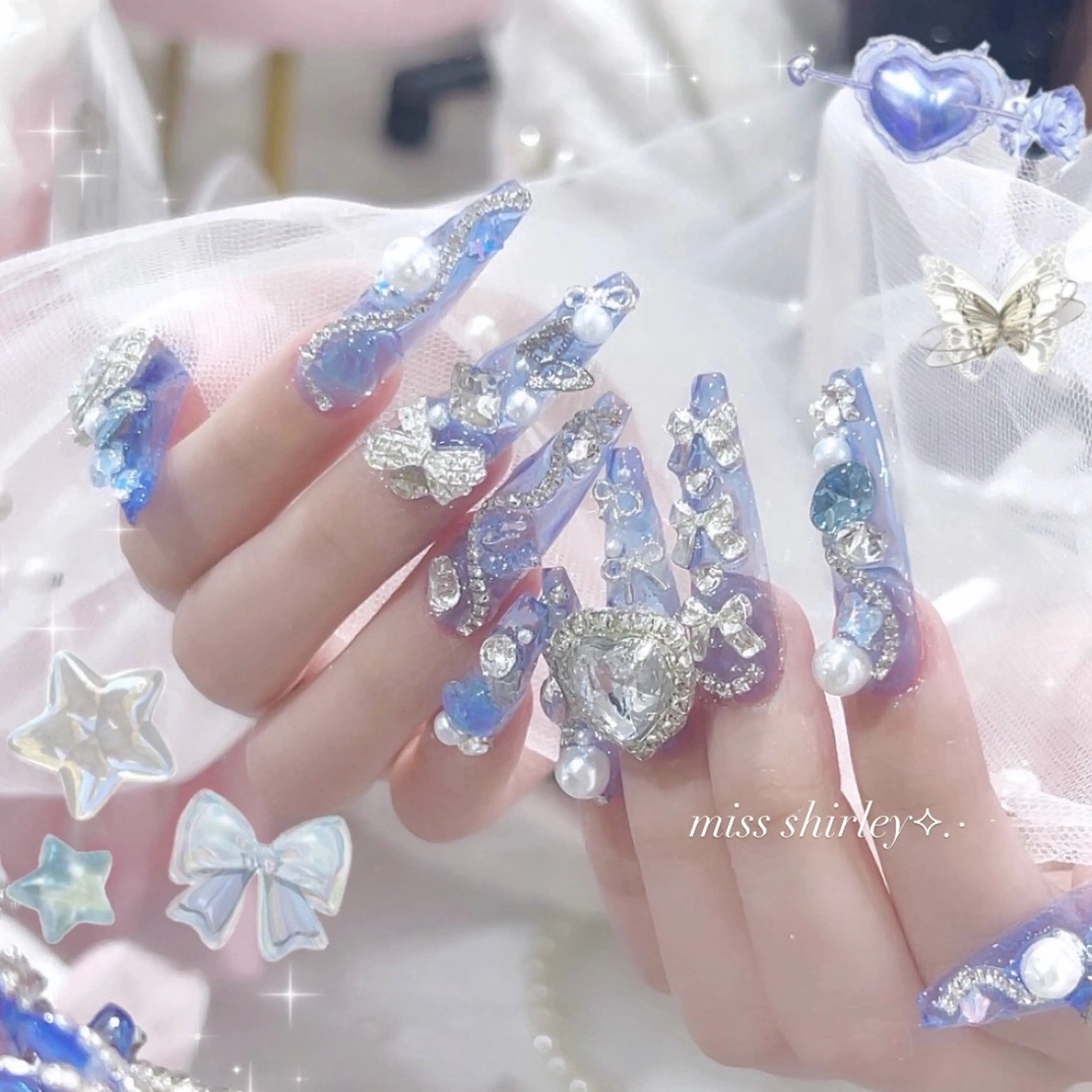 ネイル nailsalon Miss Shirley所属・Miss Shirley新宿のネイルデザイン