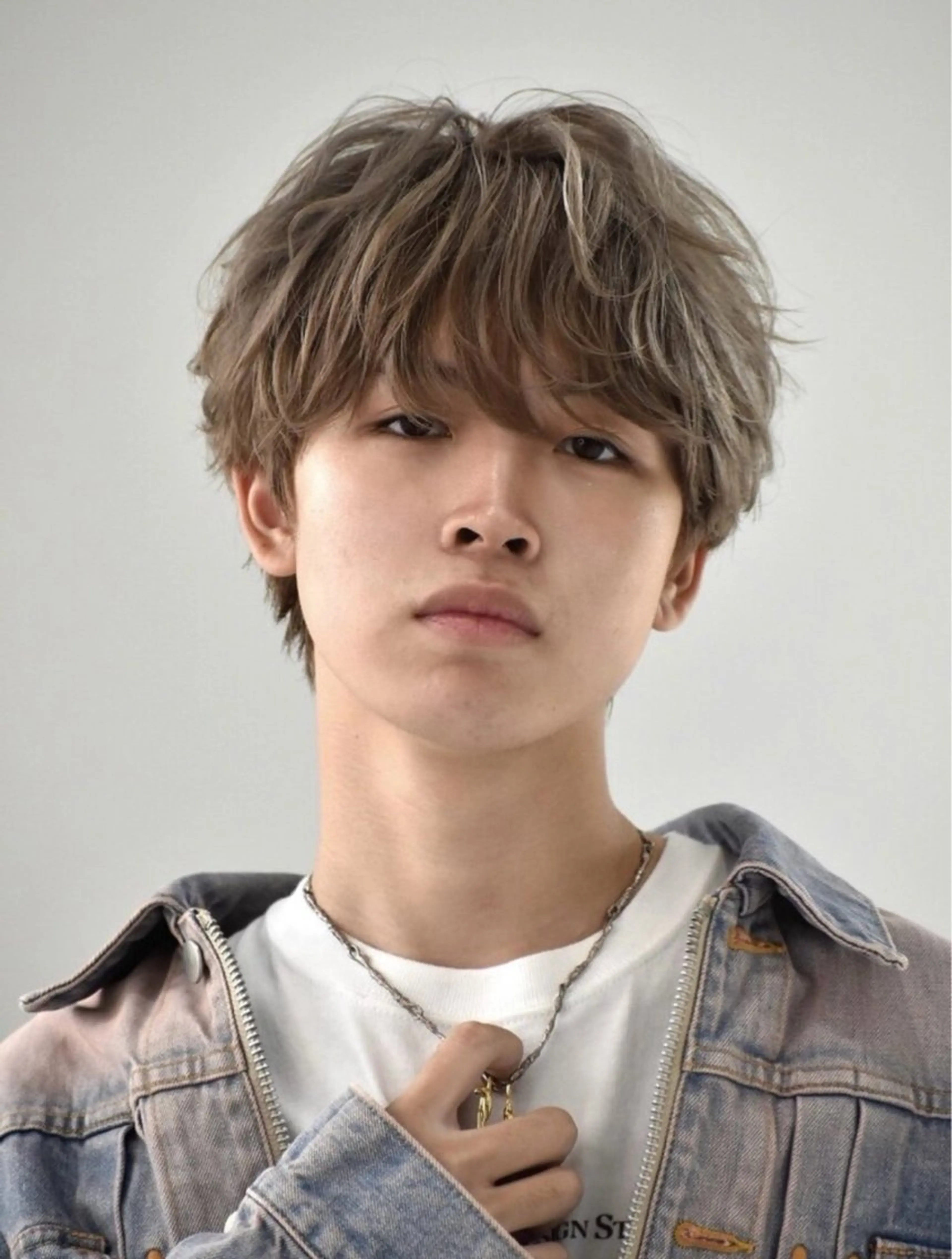 カラー メンズ グレージュ ミルクティーグレージュ カット ヘアカラー 🐑メンズパーマ🐑 秋山深【メンズ限定】のヘアスタイル