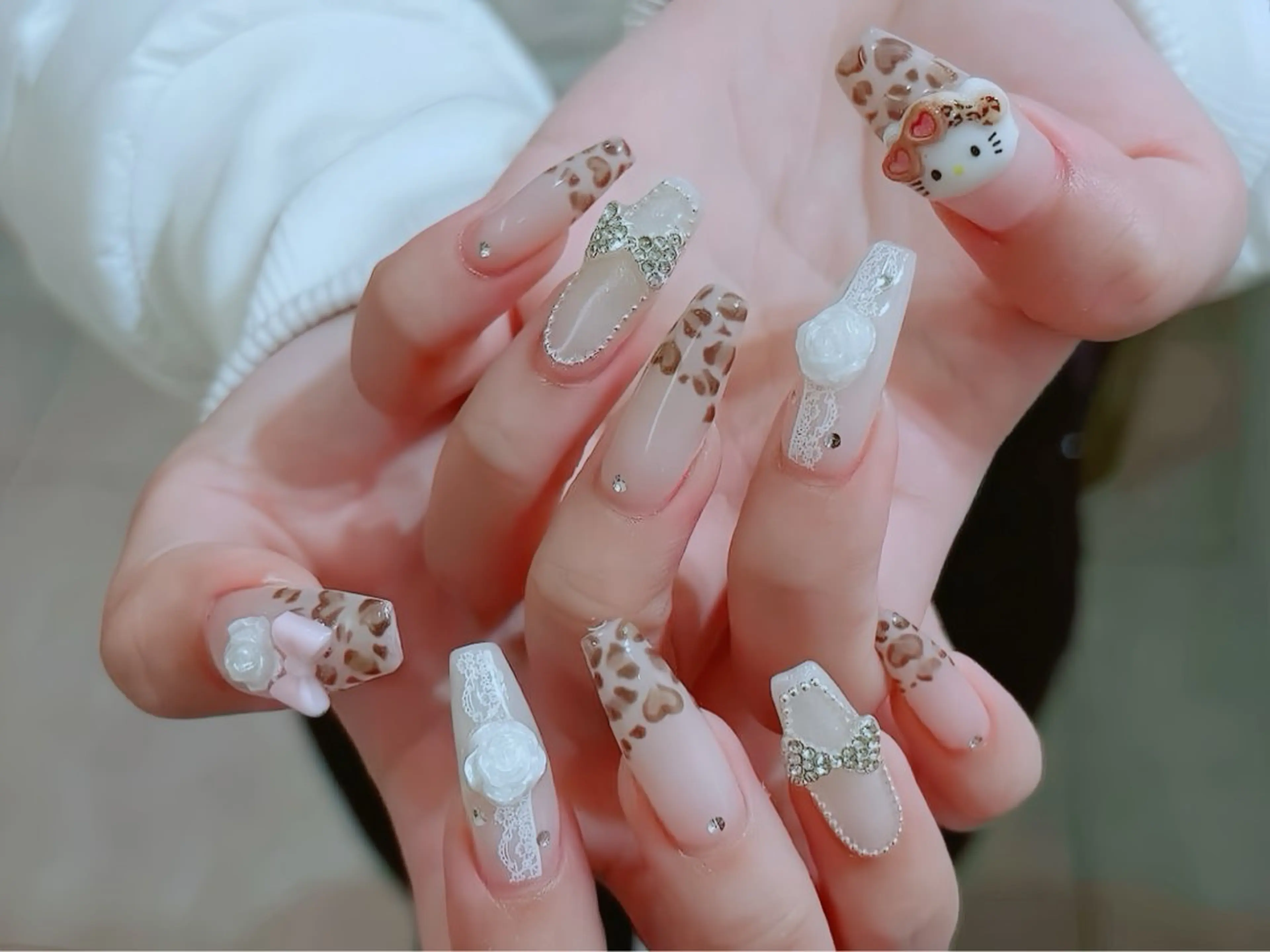 ネイル チークネイル フレンチネイル ガラスフレンチ グラデーション キラキラネイル Rin Nail 新大久保店のネイルデザイン