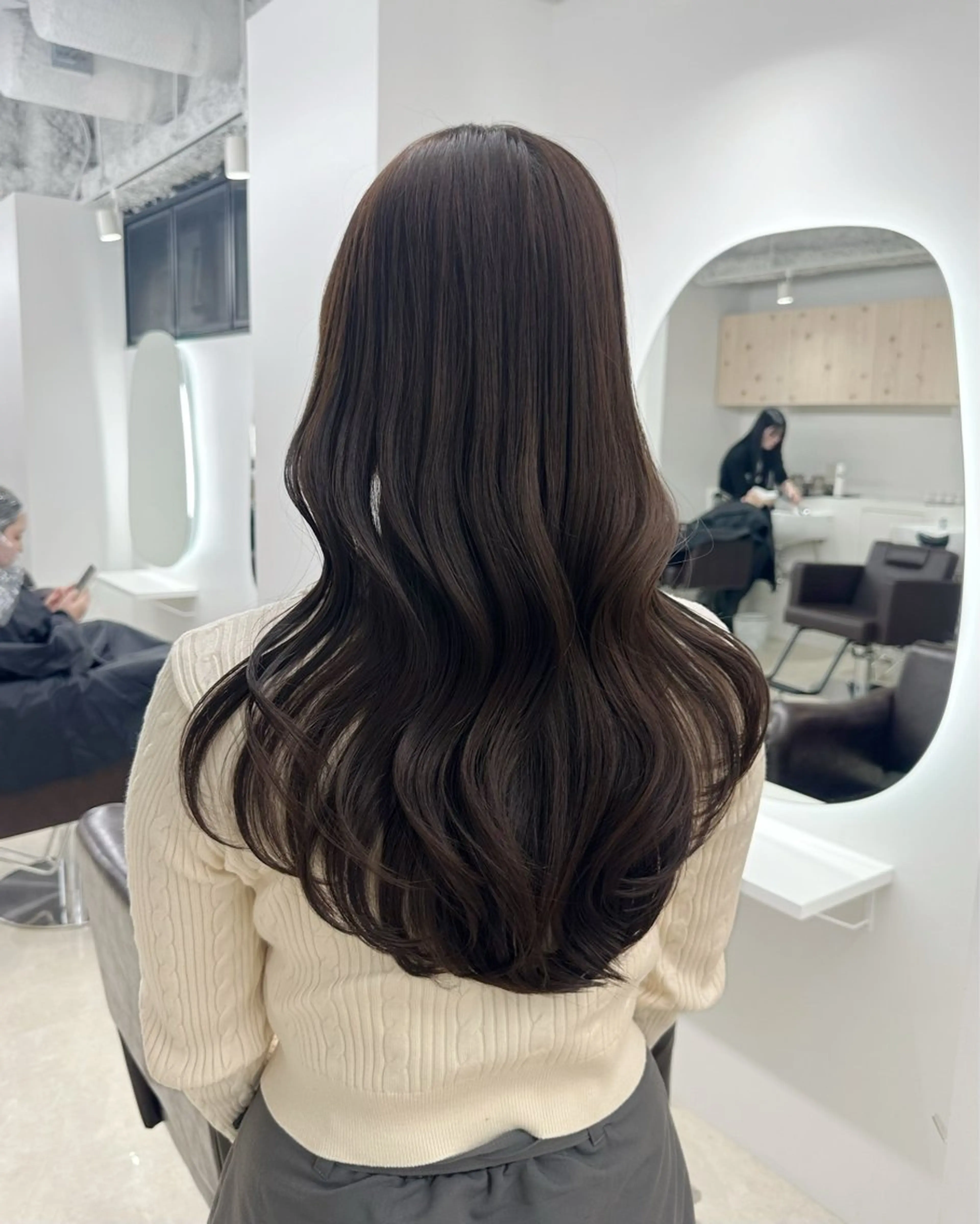 ロング カラー カット ヘアカラー トリートメント ヘアセット 新宿/韓国ヘア/ 髪質改善ストレートのヘアスタイル