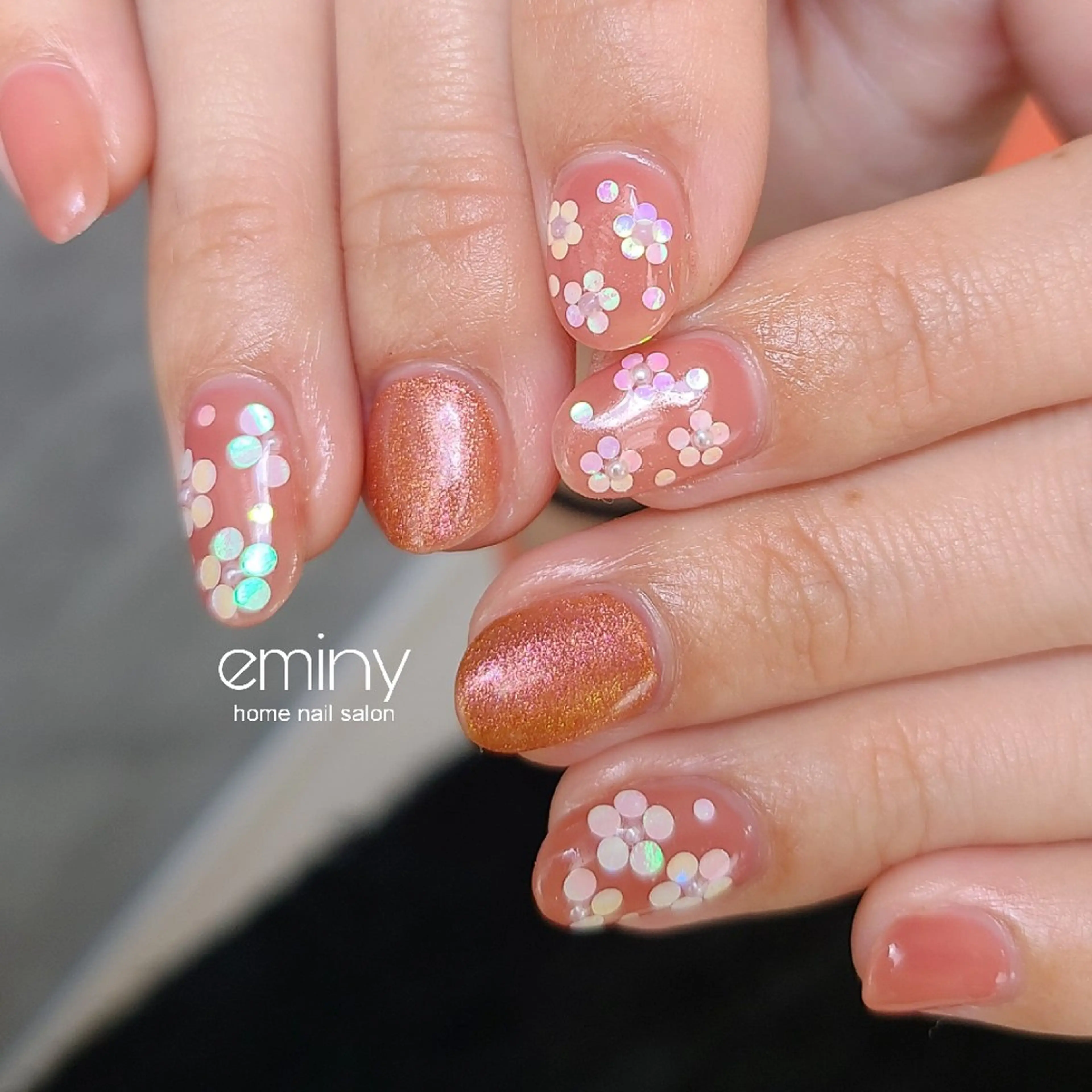 ネイル フラワーネイル ジェルネイル ホログラムネイル キラキラネイル 韓国ネイル ハンドネイル nail salon  eminyのネイルデザイン
