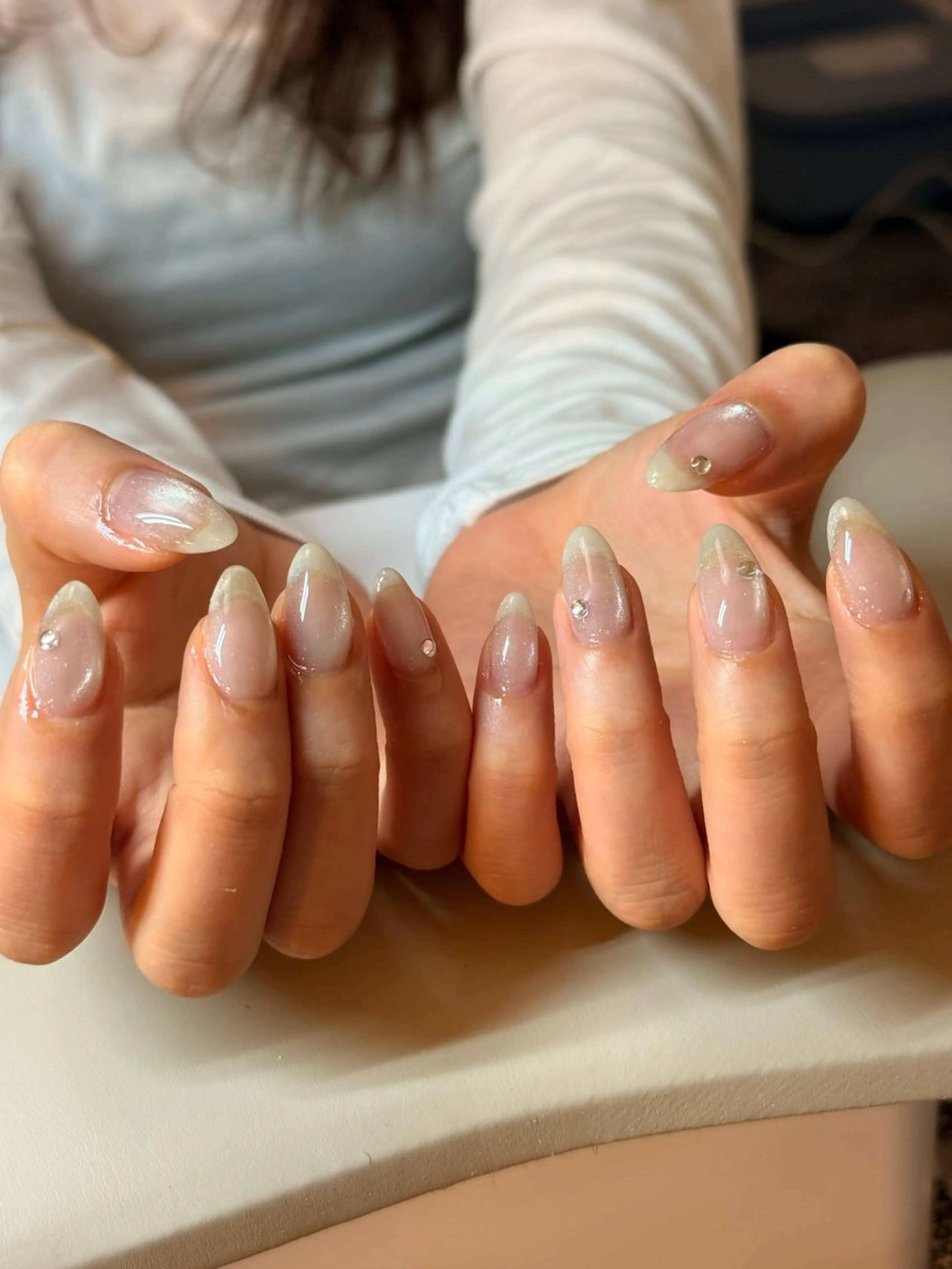 ネイル マグネットネイル ホワイト ハンドネイル bliss nail room山岸のネイルデザイン