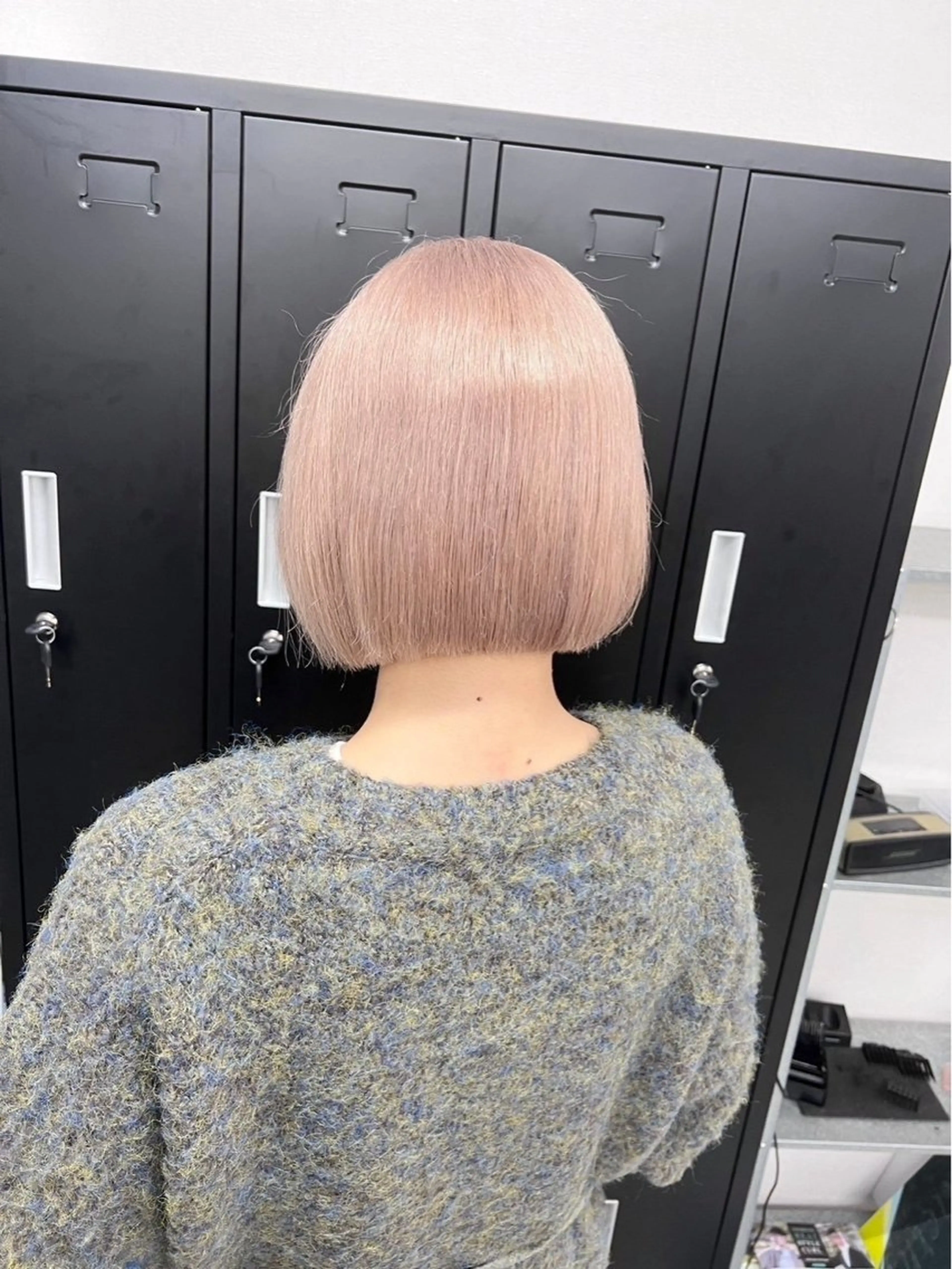 ショート カラー キッズ アディクシーカラー バレイヤージュ ミストバング ベージュカラー 黒髪 Eir江坂　カット/ボブ/ショート/髪質改善カラー/トリートメント所属・曲がる縮毛矯正特化 亮輔【江坂駅すぐ】のヘアスタイル