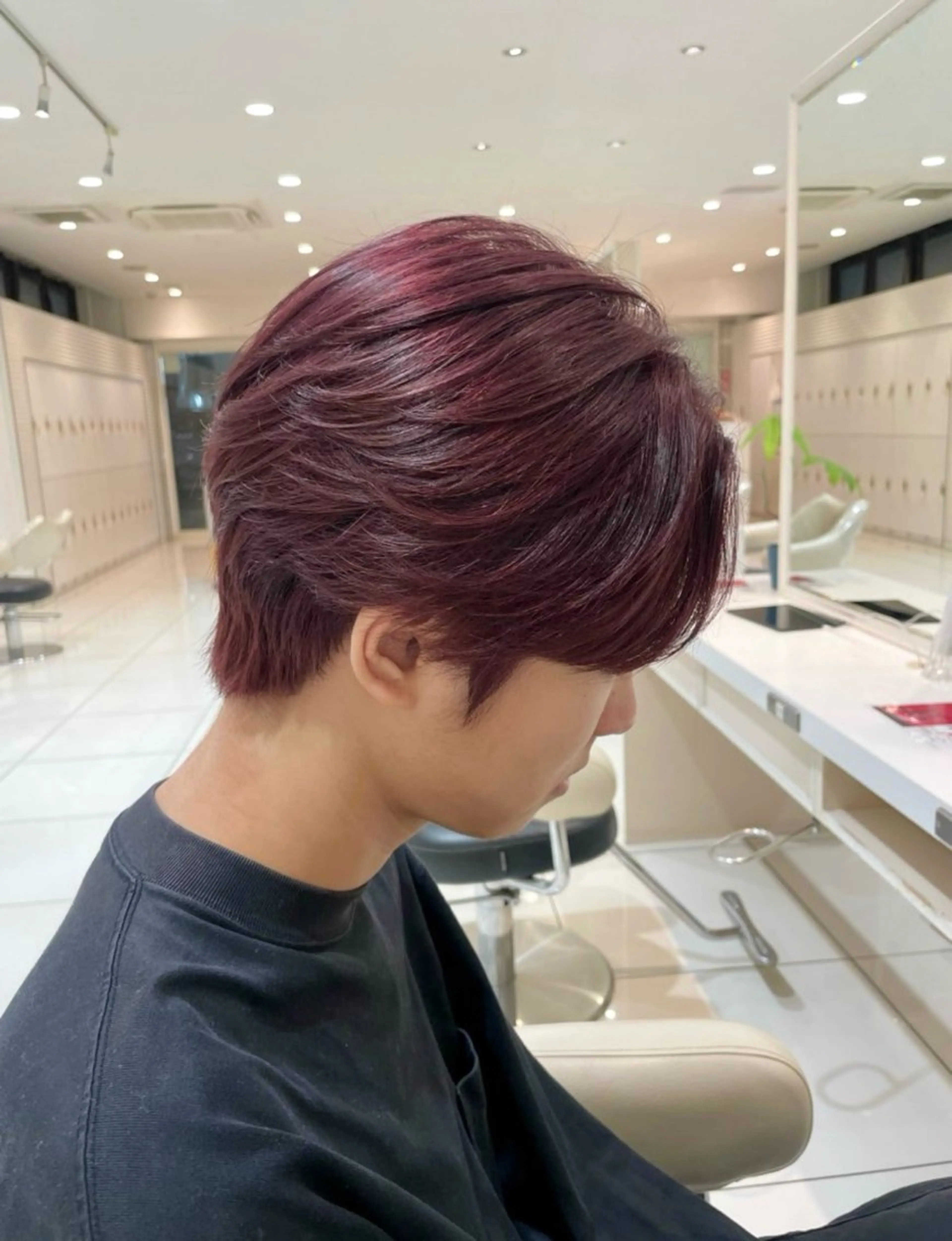 ショート カラー メンズ メンズブリーチ ブリーチ カシス カット ヘアカラー 樋笠 知佳のヘアスタイル