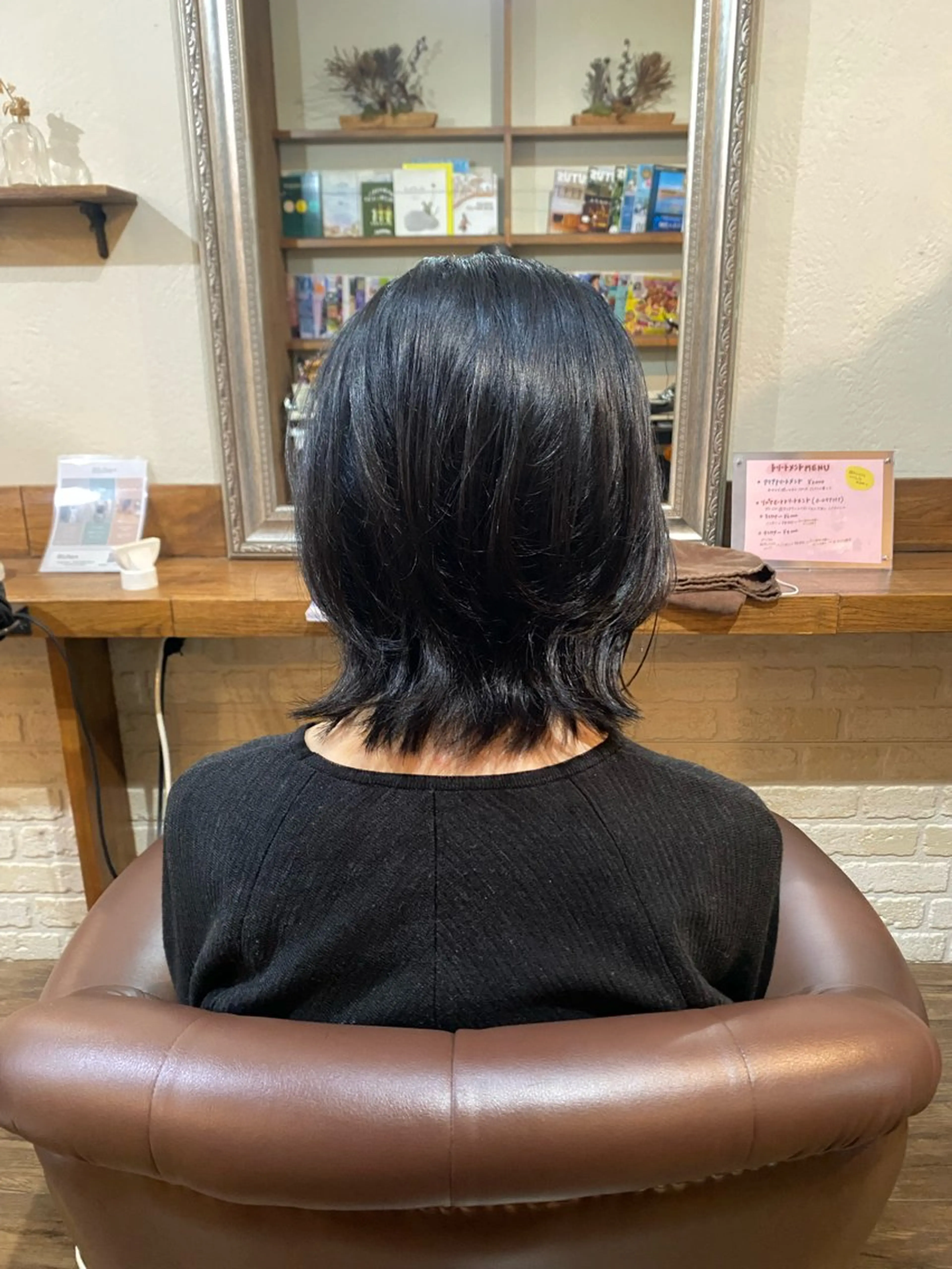 ミディアム 肥田 夕蘭のヘアスタイル
