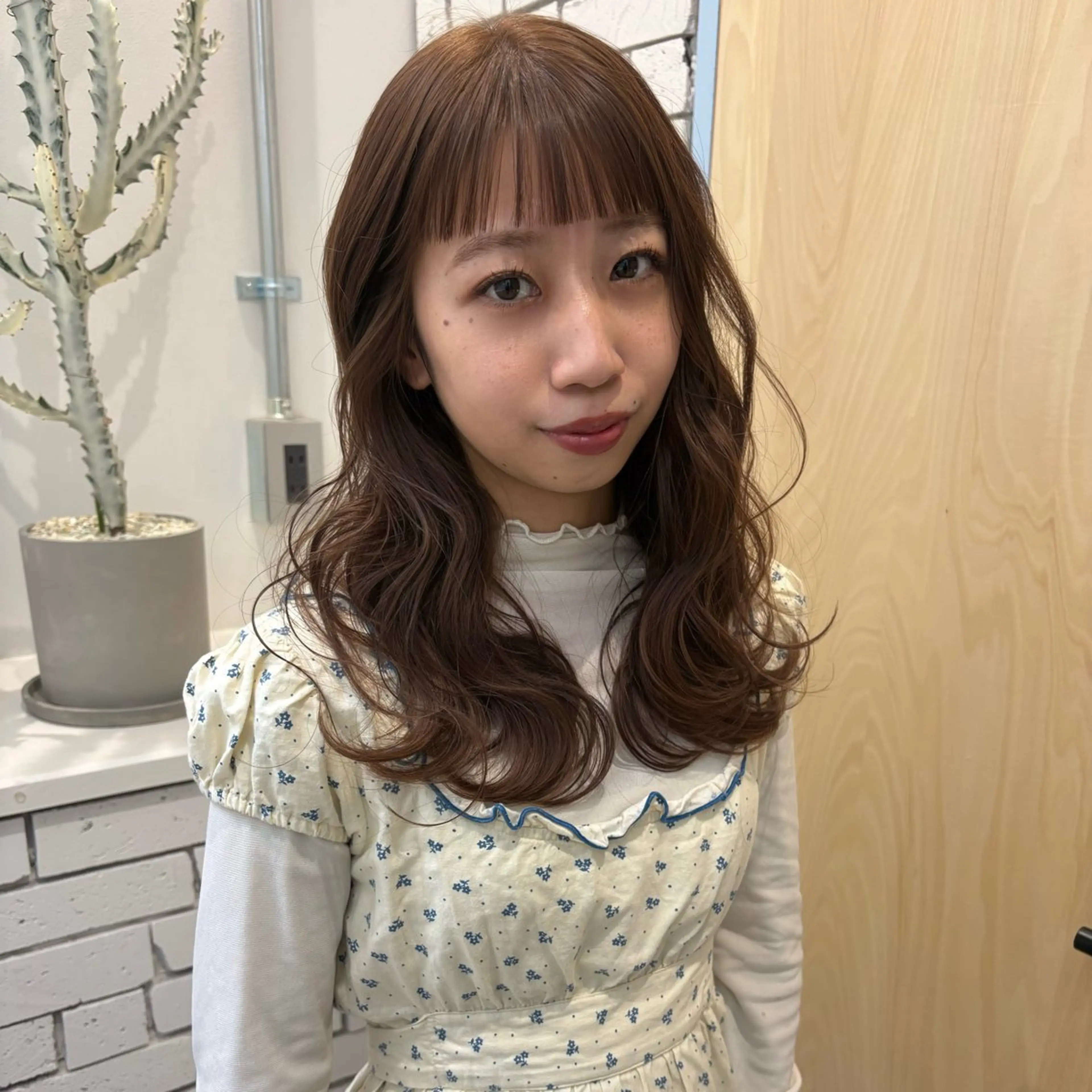 ロング カラー ベージュカラー ヘーゼル ヘアカラー Yui⭐️ 透け感カラーのヘアスタイル