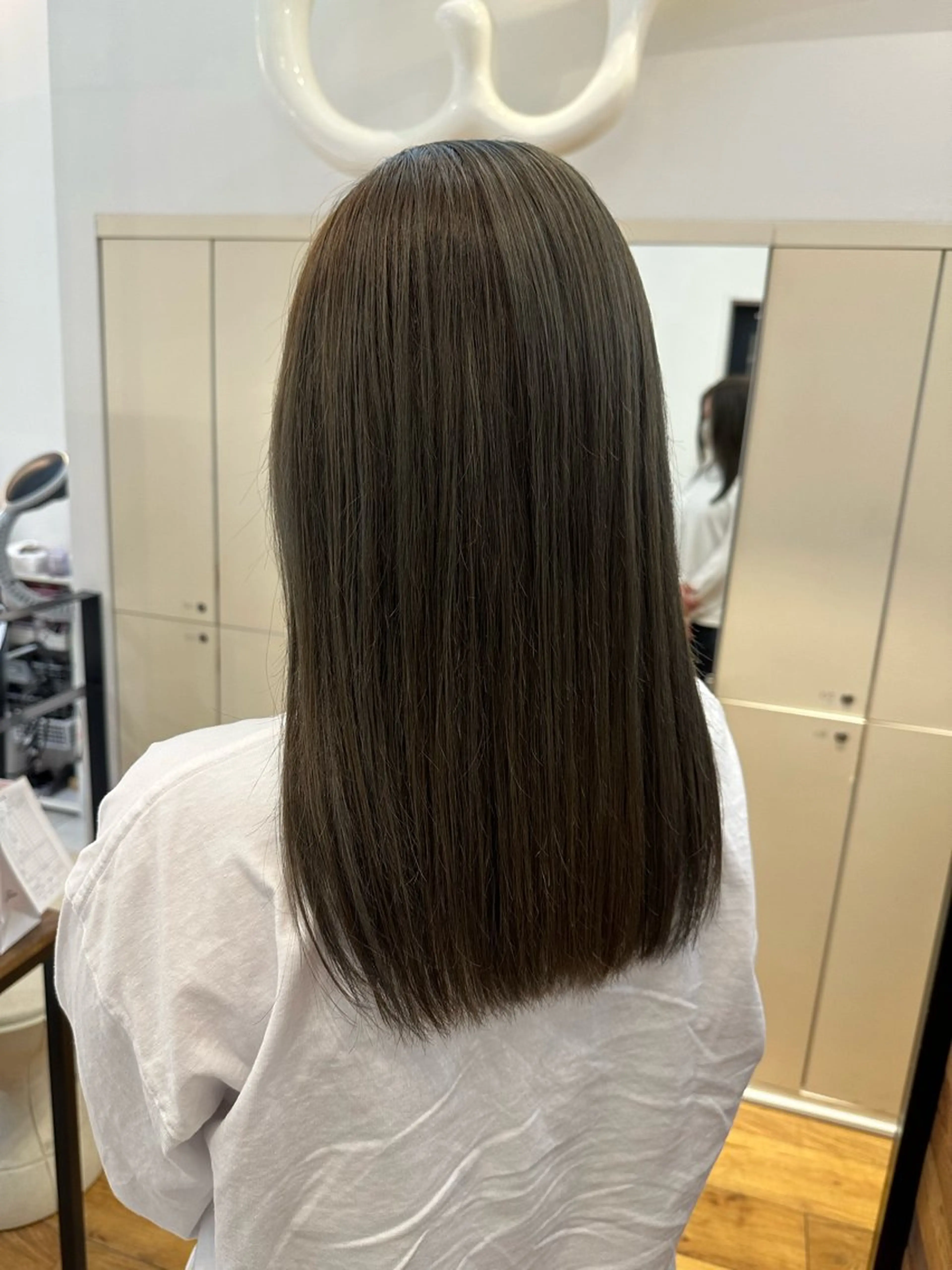 カラー グレージュ オリーブグレージュ オリーブグレー ヘアカラー トリートメント 安藤 太一のヘアスタイル